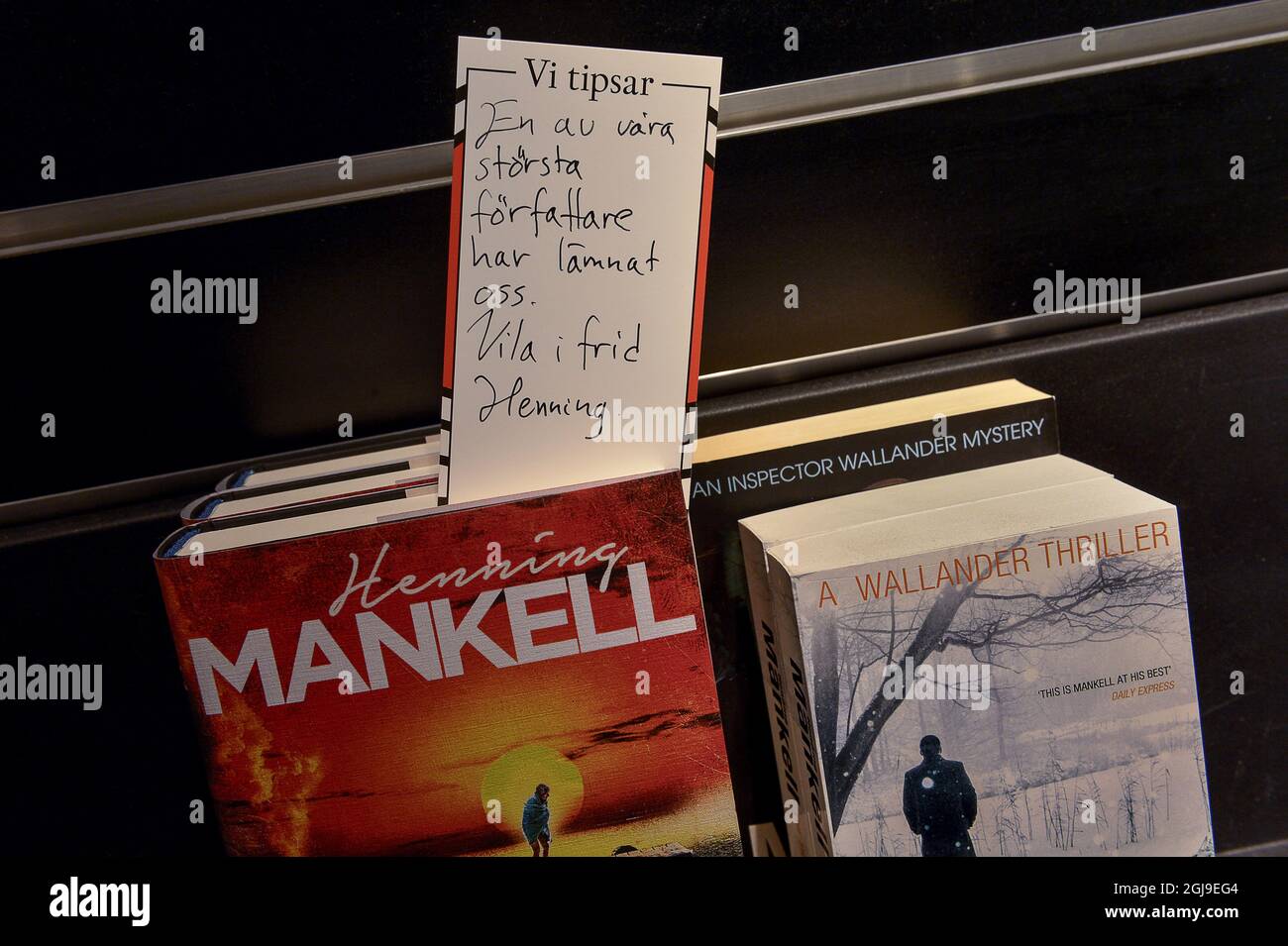 STOCKHOLM 2015-10-05 A note saying 'Rest in peace, one of our greatest writers' on a book of Henning Mankells on a shelf in a book store in Stockholm, Sweden, October 5, 2015. Henning Mankell died Monday. Henning Mankell was a Swedish crime writer, political activist and dramatist, best known for a series of crime novels starring his most famous creation, Inspector Kurt Wallander. Wallander has been filmed both with Swedish actor Krister Henriksson and British actor Kenneth Branagh in the leading roles. Mankell was 67. Foto Jonas Ekstromer / TT / kod 10030  Stock Photo