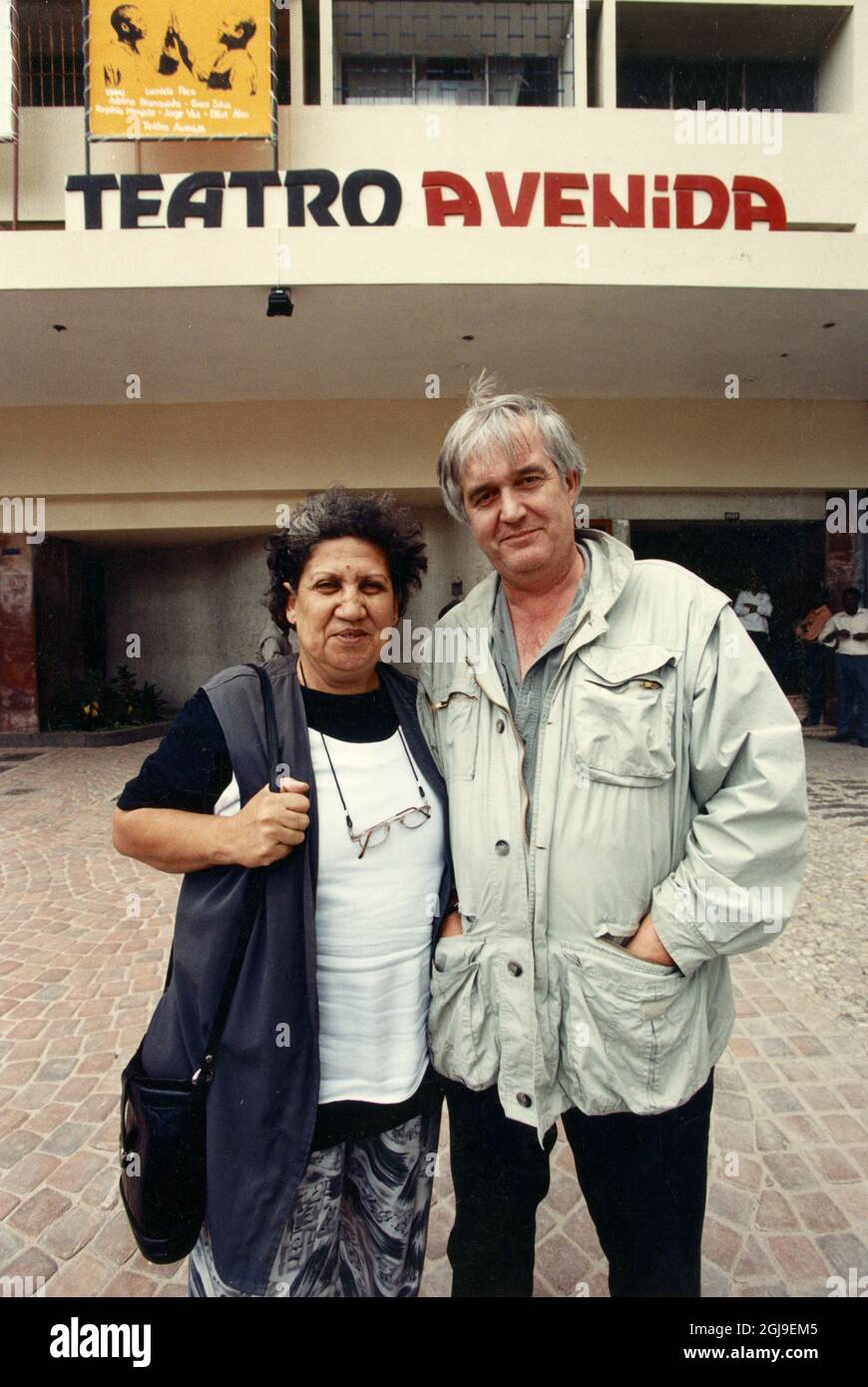 MAPUTO 1998-11-07 Writer Henning Mankell is seen together with Manuela Soeiro outside the Teatro Avenida i Maputo, Mozambique, November 7, 1998. Mankell was the artistic counselor and Soeiro was the artistic leader of the theatre. Henning Mankell died Monday. Henning Mankell was a Swedish crime writer, political activist and dramatist, best known for a series of crime novels starring his most famous creation, Inspector Kurt Wallander. Wallander has been filmed both with Swedish actor Krister Henriksson and British actor Kenneth Branagh in the leading roles. Mankell was 67. Foto: Jonas Ekstrom Stock Photo