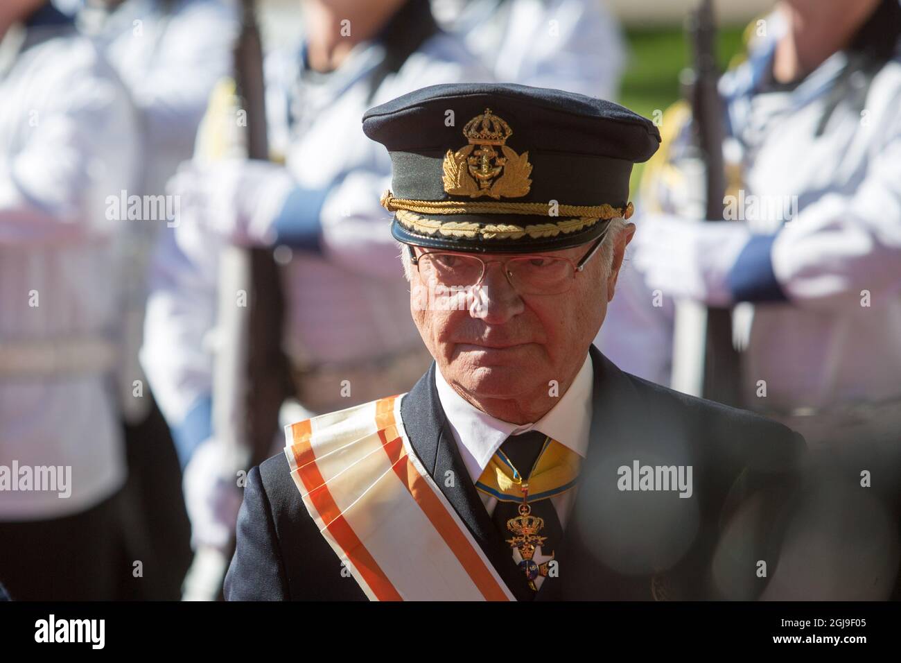 VILNIUS 2015-10-07 King Carl Gustaf is seen during the welcome ceremony at the Presidential offices in Vilnius, Lithuania October 7, 2015. King Carl Gustaf and Queen Silvia of Sweden are on a three day long State Visit to Lithuania. Photo 15min / Scanpix Baltix/TT Code 20985  Stock Photo