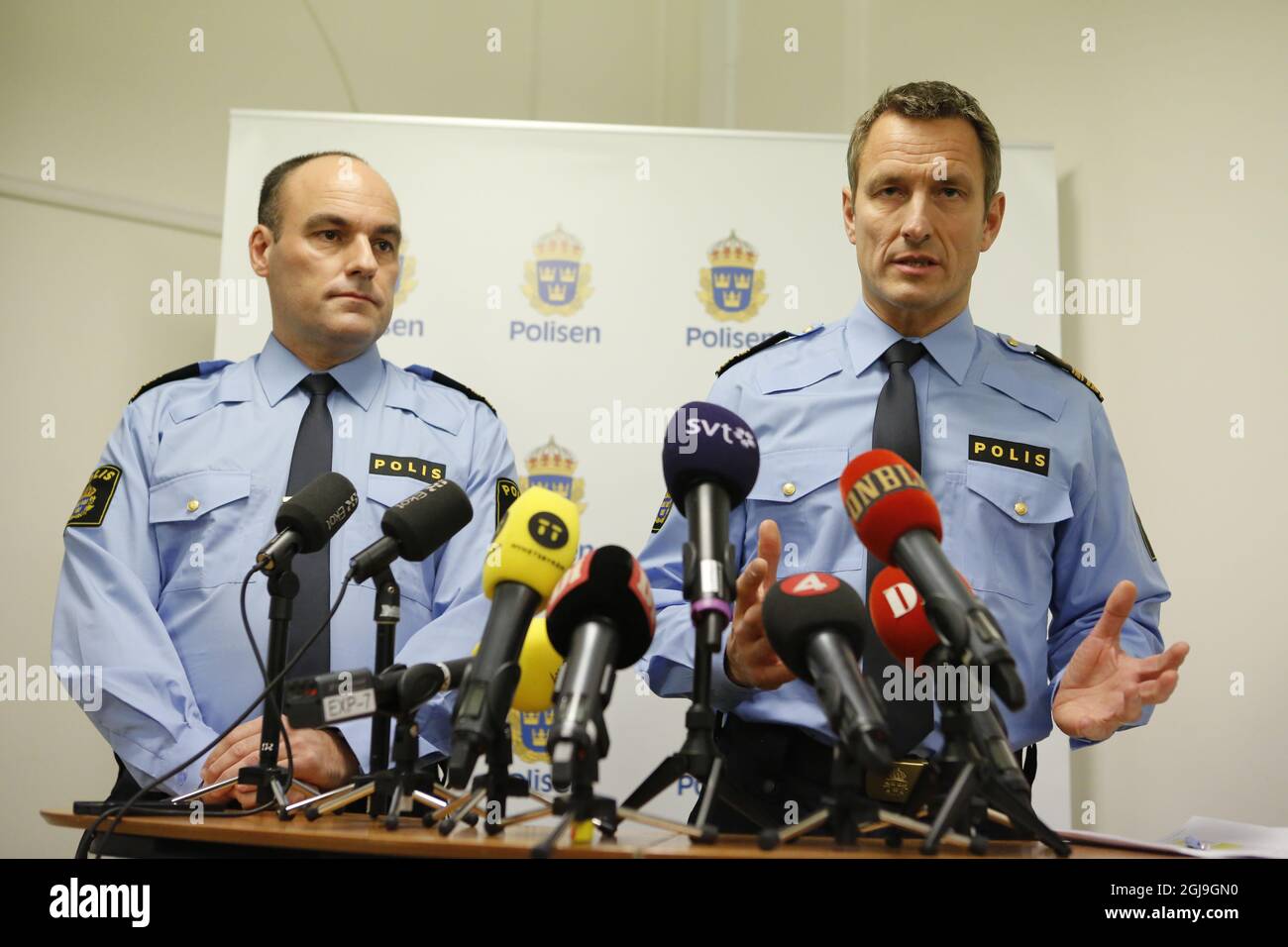 STOCKHOLM2015-11-12 Chief of the Swedish border police Patrik Engstrom and Thomas Wallberg, police commander, answers questions from the media during a presser at the Swedish Police headquarters at Kungsholmen in Stockholm, Sweden, November 12, 2015. Sweden temporarily reinstated border controls at noon Thursday. Photo: Christine Olsson / TT kod 10430 ** SWEDEN OUT ** Stock Photo