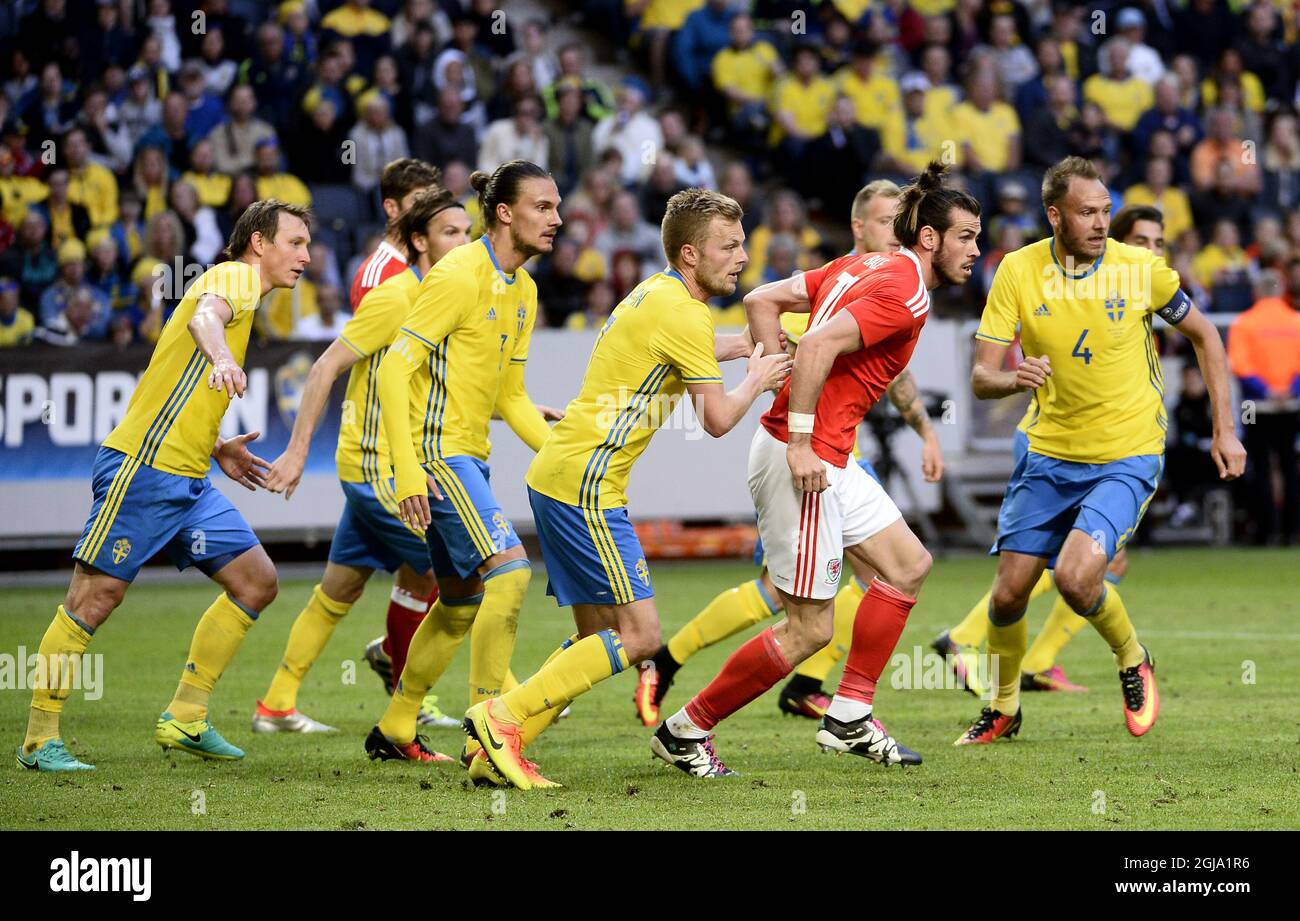 STOCKHOLM 2016-06-05 Wales Gareth Bale surrounded by Sweden's (L-R) Kim  KÃƒÂ¤llstrÃƒÂ¶m, Erik Johansson, Sebastian Larsson and Andreas Granqvist  during the friendly soccer match Sweden vs Wales at the Friends Arena in  Stockholm,