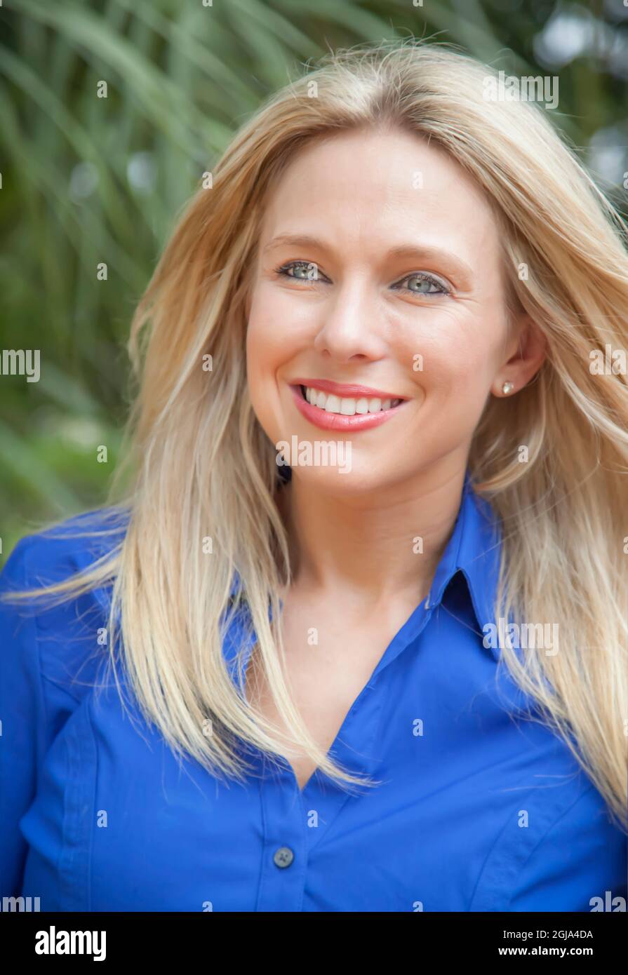 Caucasian woman hi-res stock photography and images - Alamy