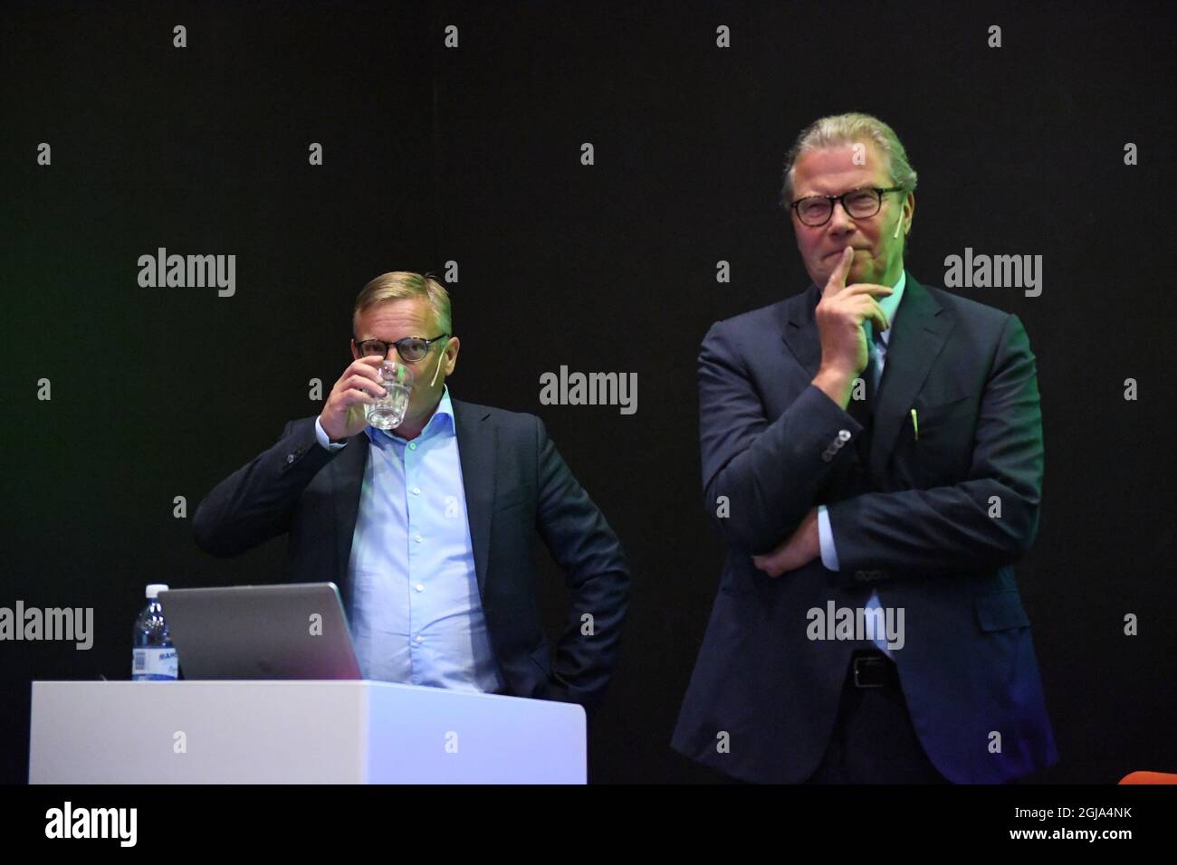 STOCKHOLM 2016-07-25 Telecom giant Ericssons Chairman Leif Johansson and acting CEO Jan Frykhammar, during a press briefing after the resignation of the company's CEO Hans Vestberg at the Ericsson head office in Stockholm, Sweden, July 25, 2016. Foto: Maja Suslin / TT kod 10300  Stock Photo