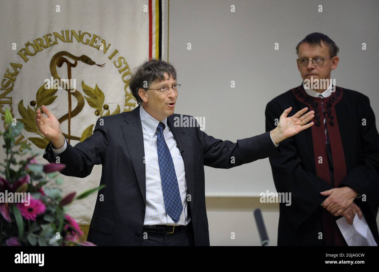 ** Swedish Professor Hans Rosling is dead at 68 ** STOCKHOLM 2008-01-23 Bill Gates (L) and Professor of International Health Hans Rosling during Gates speech. Bill Gates was awarded a honorary doctorate in medicine at the Karolinska Institutet in Stockholm, Sweden, January 23, 2008. Bill and Melinda Gates (not present during the conferment ceremony) for their work with the global health issues through the Bill and Melinda Gates Foundation. Karolinska Institutet is one of the leading medical universities in the world and nominate the winner of the Nobel prize in physiology or medicine. Photo: A Stock Photo