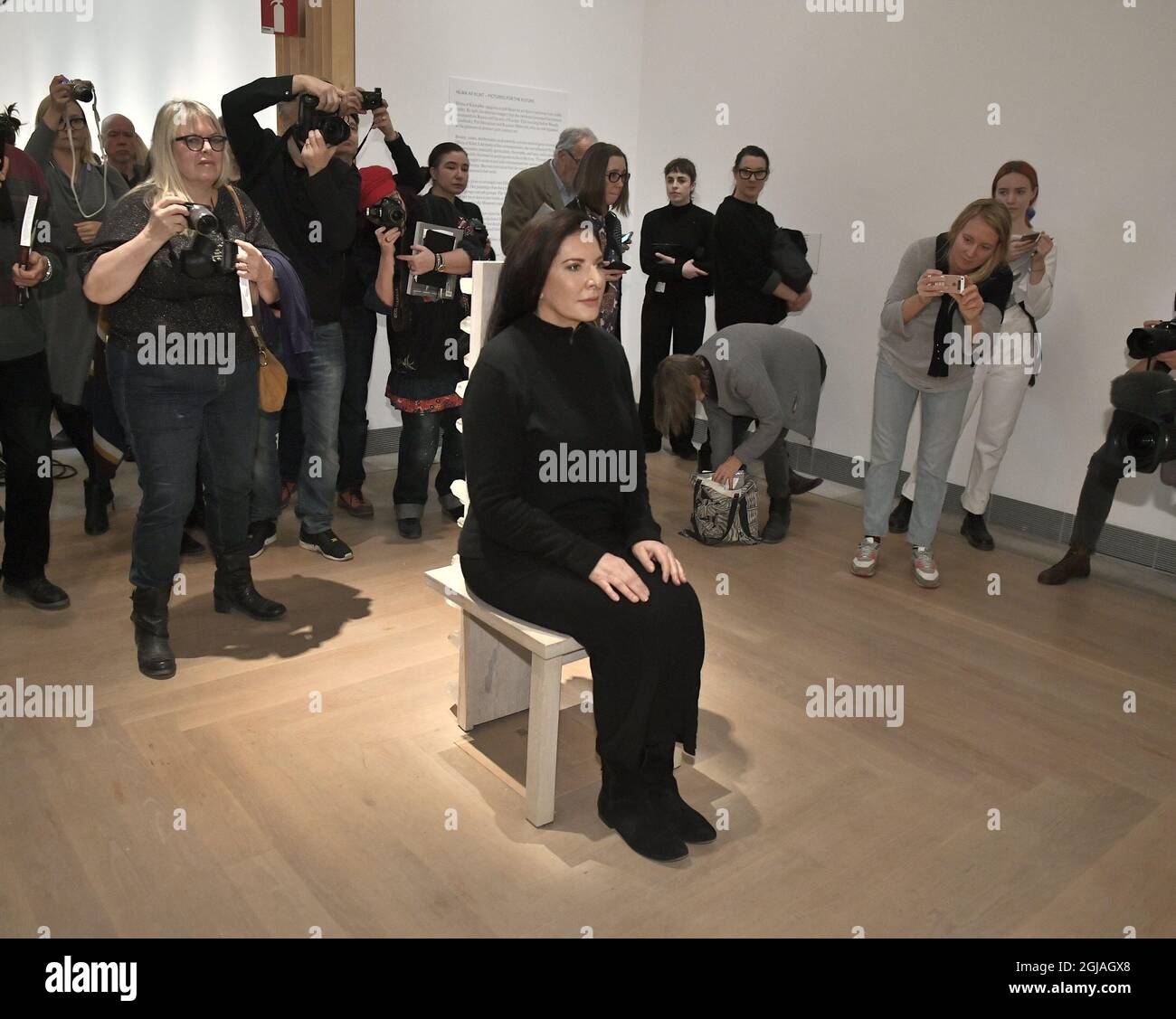 Marina abramovic performance hi-res stock photography and images - Alamy