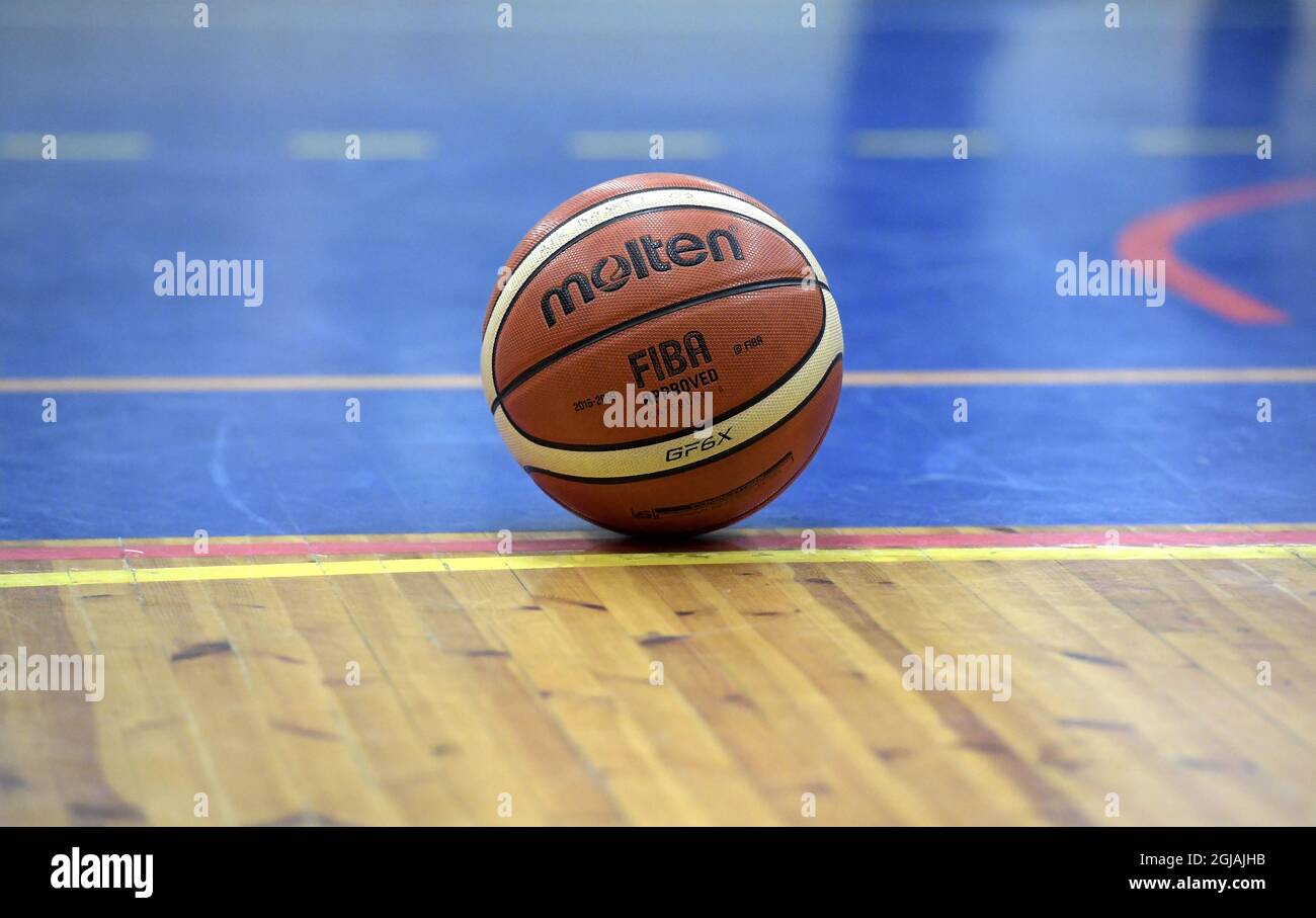 basket, basketball, ball, plan, court, lines, floor Foto: Janerik  Henriksson / TT / Kod 10010 Stock Photo - Alamy