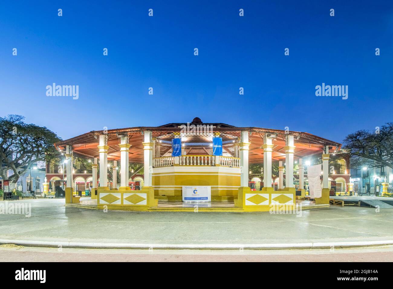 Mexico, Campeche. Plaza de la Independencia, central square of Campeche city Stock Photo