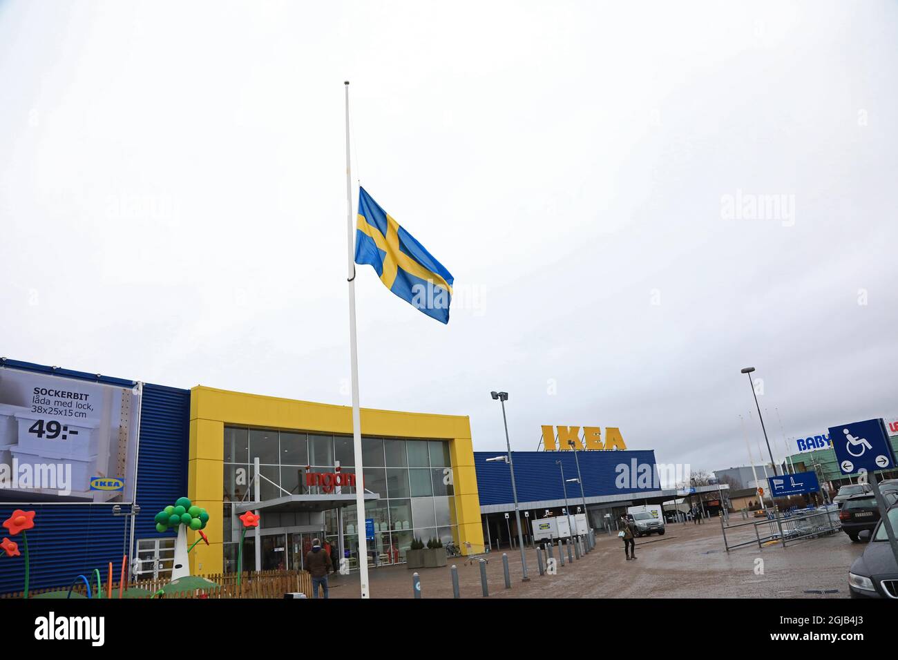 LINKOPING 20180128 A Swedish flag flies at half mast outside the IKEA store in Linkoping, Sweden, on Jan. 28, 2018. Ingvar Kamprad, founder of Swedish multinational furniture retailer IKEA has died at an age of 91. Photo Jeppe Gustafsson / TT / code 71935 ** BETALBILD **  Stock Photo