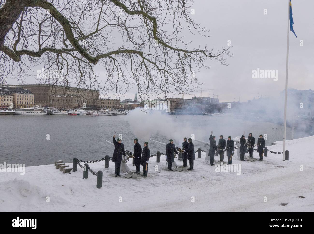 STOCKHOLM 2018-03-09 Soldiers from the Amphibious Corps honored the newborn daughter of Princess Madeleine and Chris O'ineill with a salute near the Royal palace in Stockholm Sweden on Friday. Royal Palace in the rear Foto Leif Blom / TT kod 50080  Stock Photo