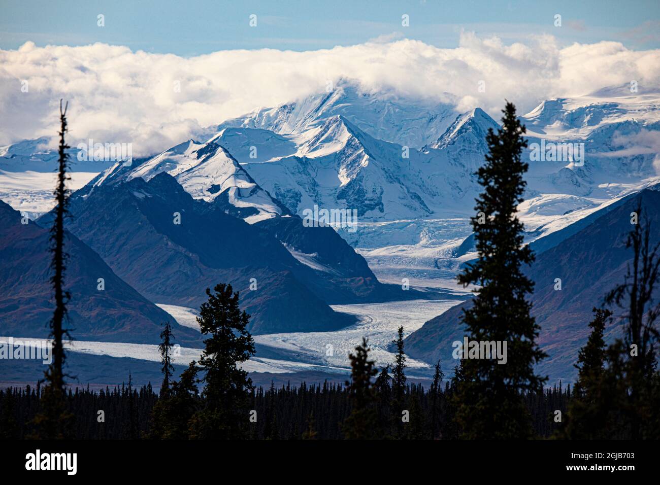Glenn Highway, Knik Glacier, Chugach mountains, Alaska, USA. Stock Photo