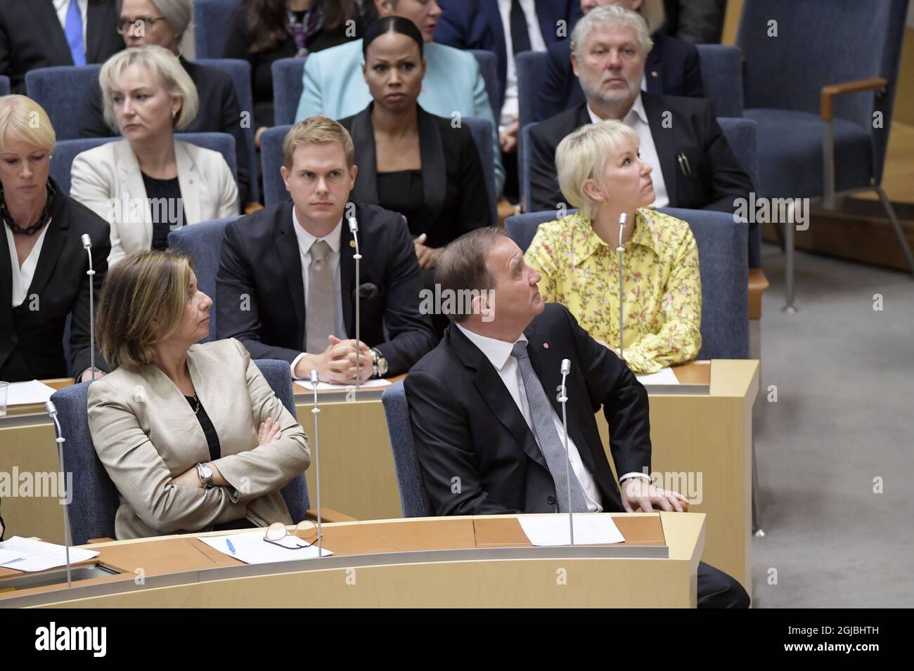 Swedish Prime Minister Stefan Lofven were ousted in no-confidence vote in the Swedish Parliament Riksdagen Tuesday 25 September. A total of 204 of Sweden's 349 members of parliament voted no to Lofven as prime minister. Seated next to Lovfen in deputy Prime Minister Isabella Lovin. Photo: Anders Wiklund / TT kod 10040  Stock Photo