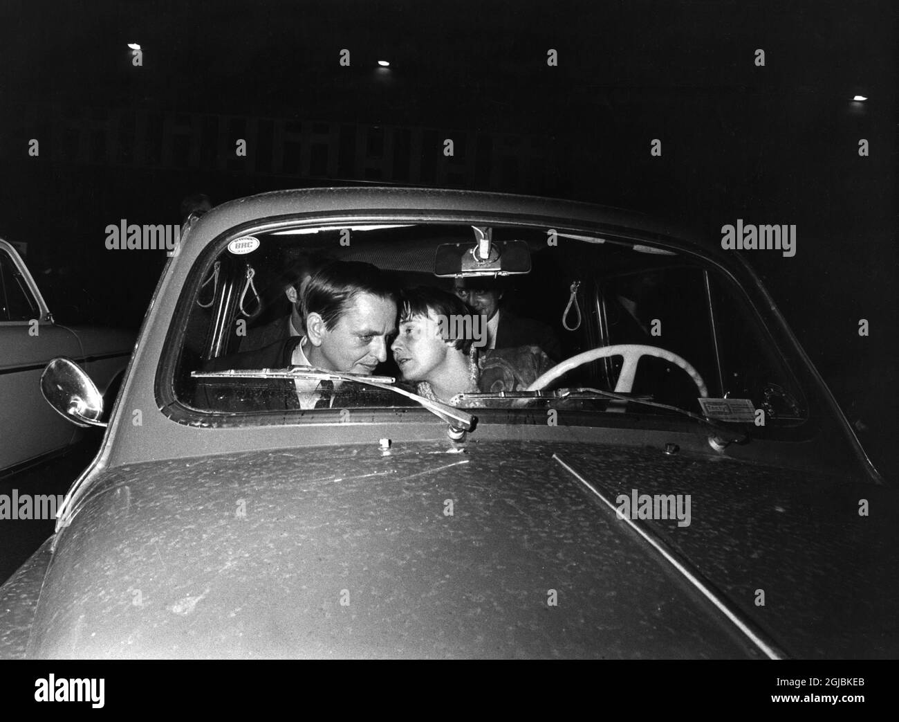 1970. Lisbet Palme widow of murdered Swedish Prime Minister Olof Palme has died 87 years old. Pictures shows Olof Palme and Lisbet in a car Foto: Bonnierarkivet / SCANPIX / Kod: 3001 Stock Photo