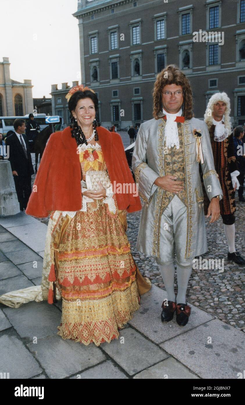 Queen SIlvia and King Carl Gustaf during a masquerade 1997 (c) Charles Hammarsten / IBL  Stock Photo