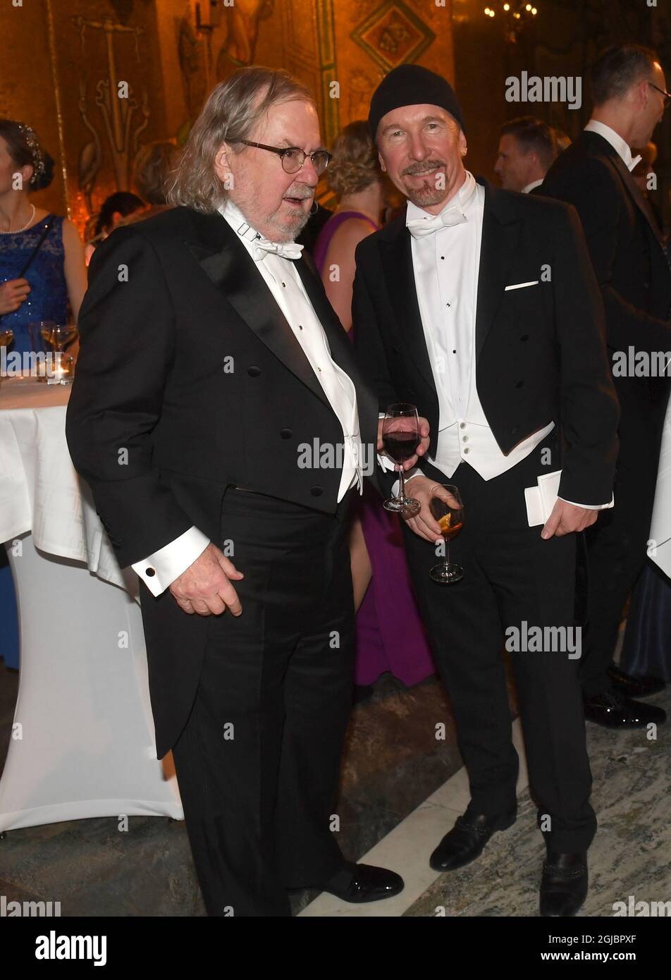 Stockholm David Howell Evans The Edge Gitarrist In U2 And James P Allison Physics Laureate During The Nobel Dinner In The City Hall Of Stockholm Sweden December 10 18 Foto Fredrik