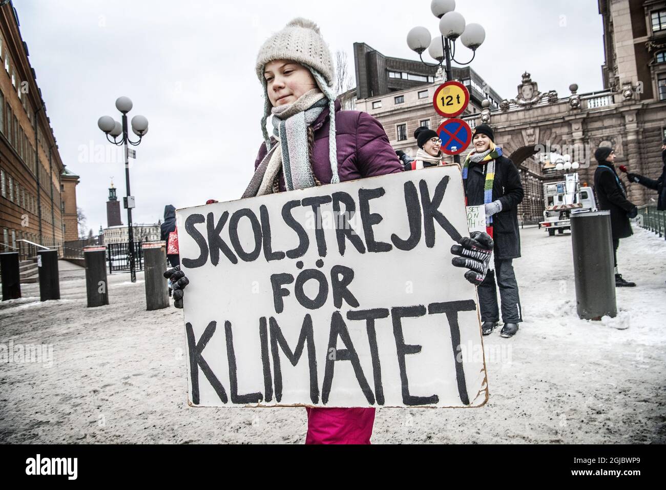 Greta Thunberg during her school stirke for the climate our´tside the Parliament building in Stockholm Sweden 2019-02-01 Foto: Tomas Oneborg / SvD / TT / Kod: 30142  Stock Photo