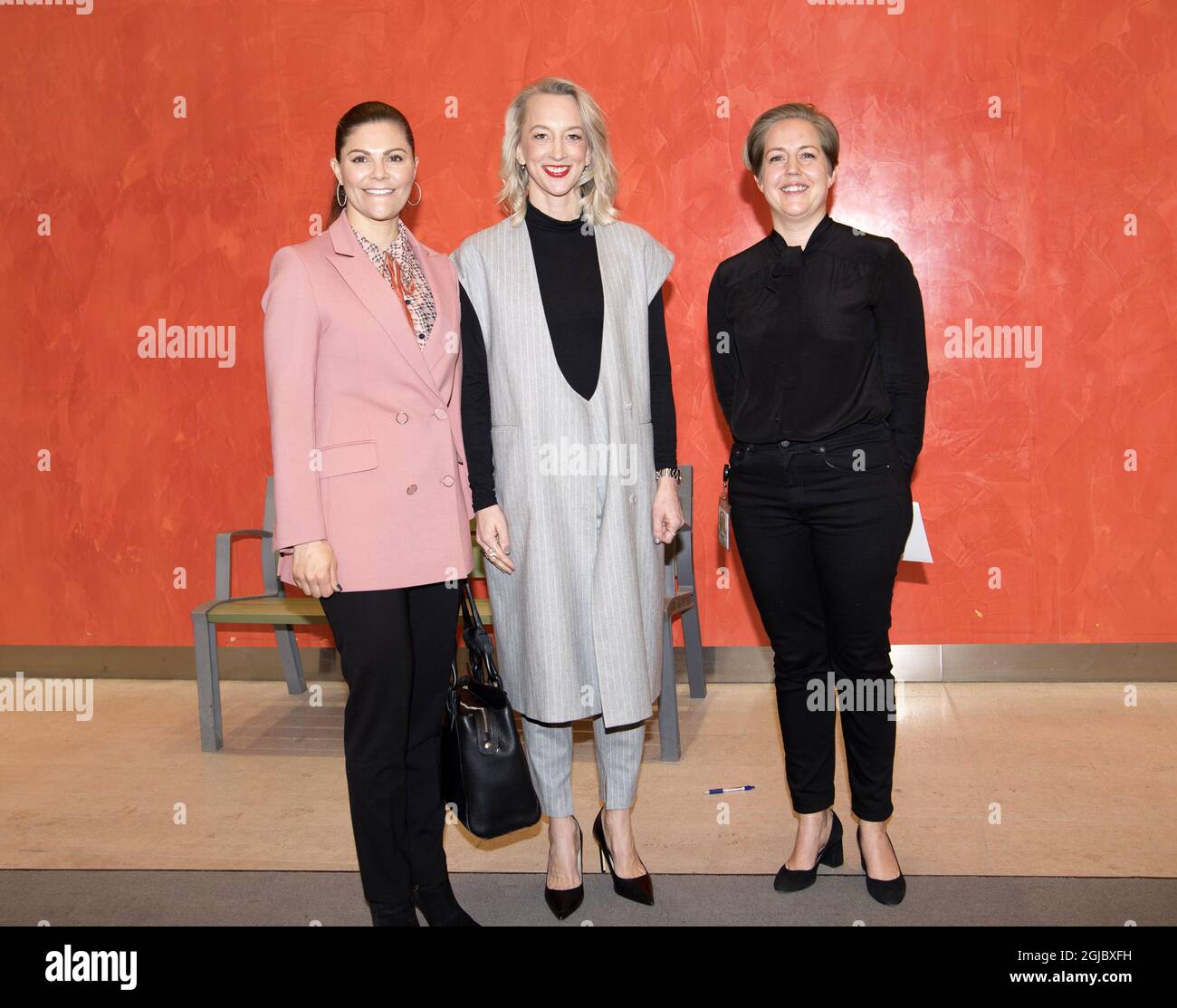 Crown Princess Victoria and the CEO of Google Sweden during Victoria's  visit to THE Google office in Stockholm, Sweden on Thursday, March 7, 2019  . At right Google executive Sara Overby Foto: