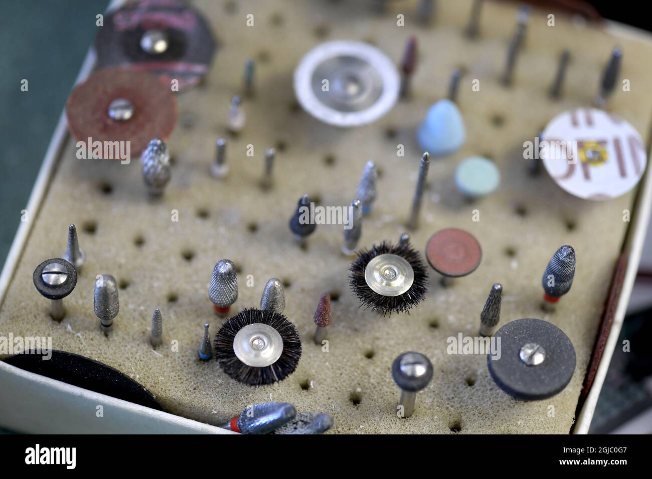 dental laboratory grinding wheels teath Foto Janerik Henriksson / TT