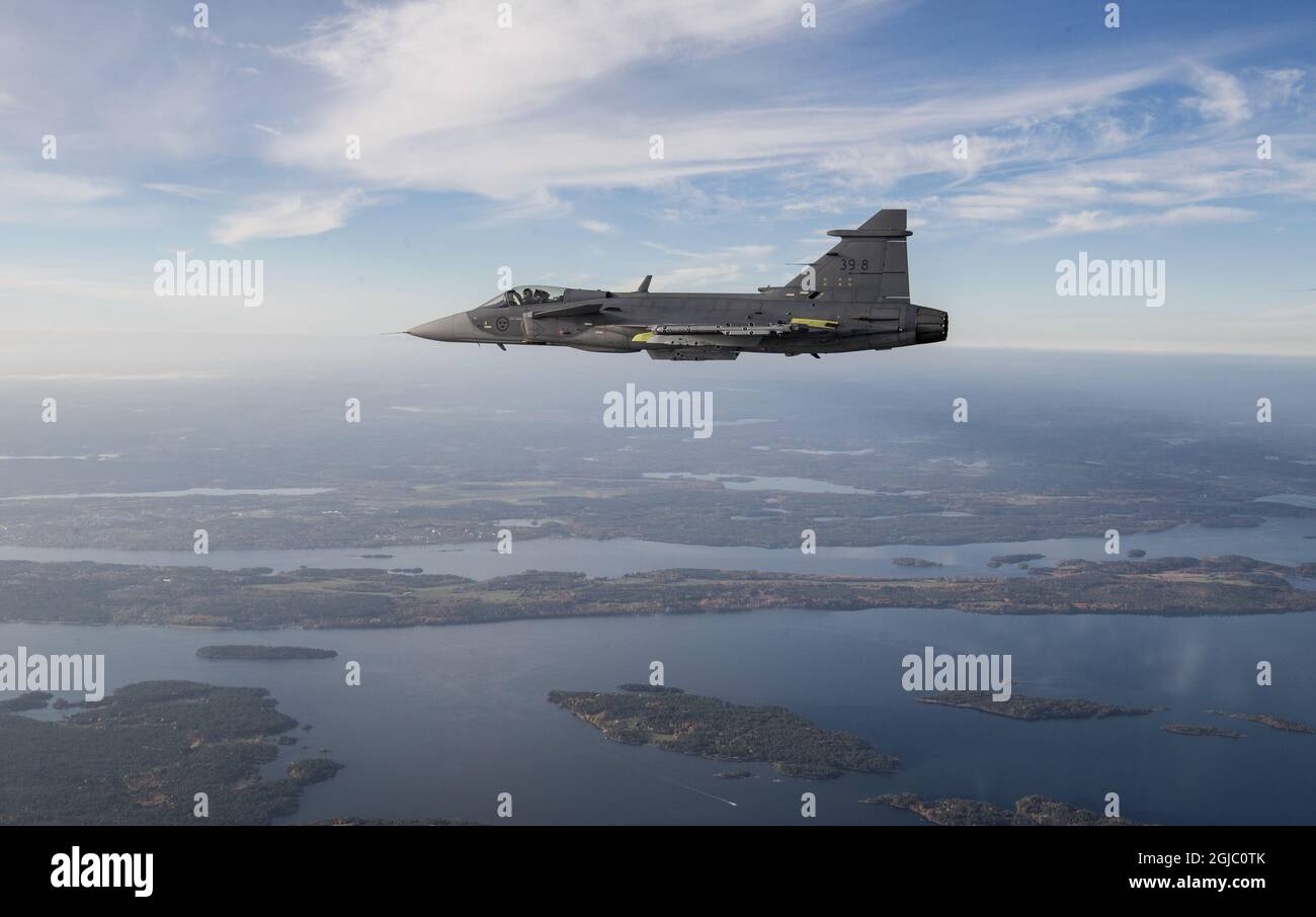 Fighter Jet Jas Gripen Pilot Air Fighter Airforce Military Weapon ...