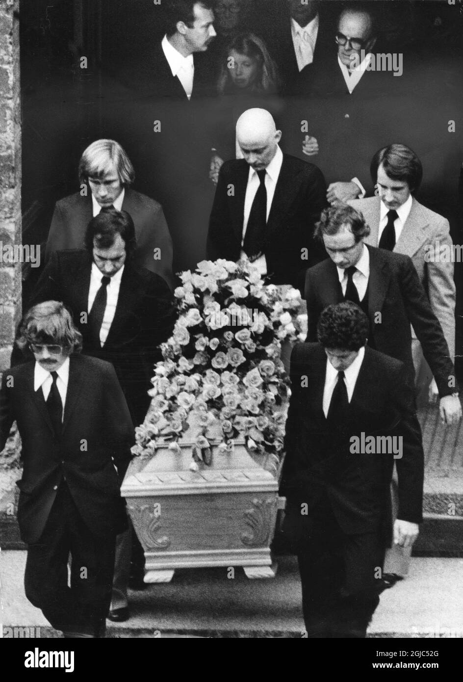 Emerson Fittipalti, James Hunt, Jody Scheckter, Niki Lauda,AND Tim Schenken, Gunnar Nilsson and Mrs Barbro Peterson during the funeral of r formula-one drover Ronnie Peterson 1978-10-19 Photo Stig-Goan Nilsson / Aftonbladet / TT code 2512  Stock Photo