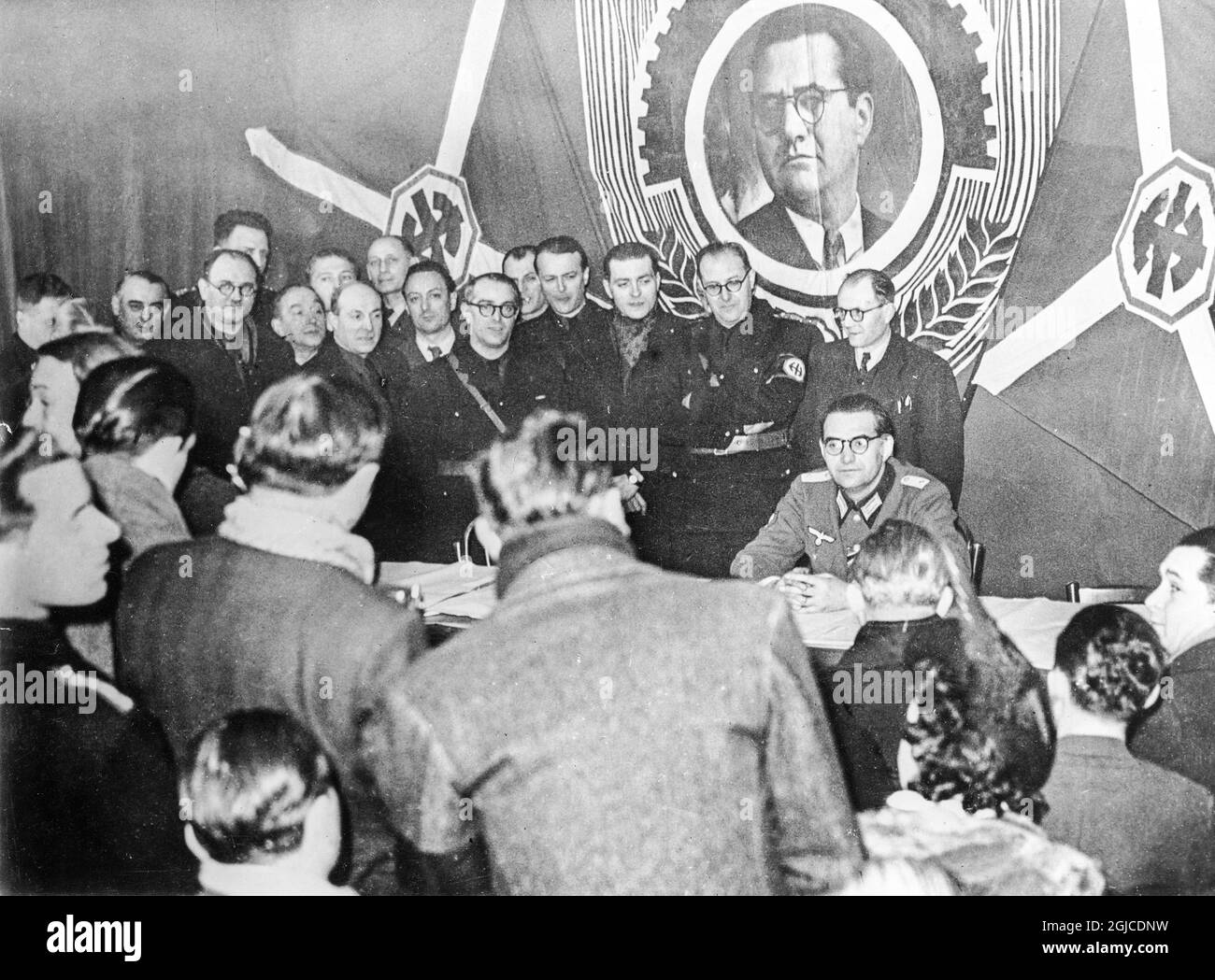 VICHY FRANCE 1940-1944 Jacques Dorriot, leader of the French People's Party and Lieutenant in the French Legion in Vichy France, at a meeting with party members, during the occupation of the rest of France in the Second World War. Photo: Pressens Bild / Orbis / Kod: 190  Stock Photo