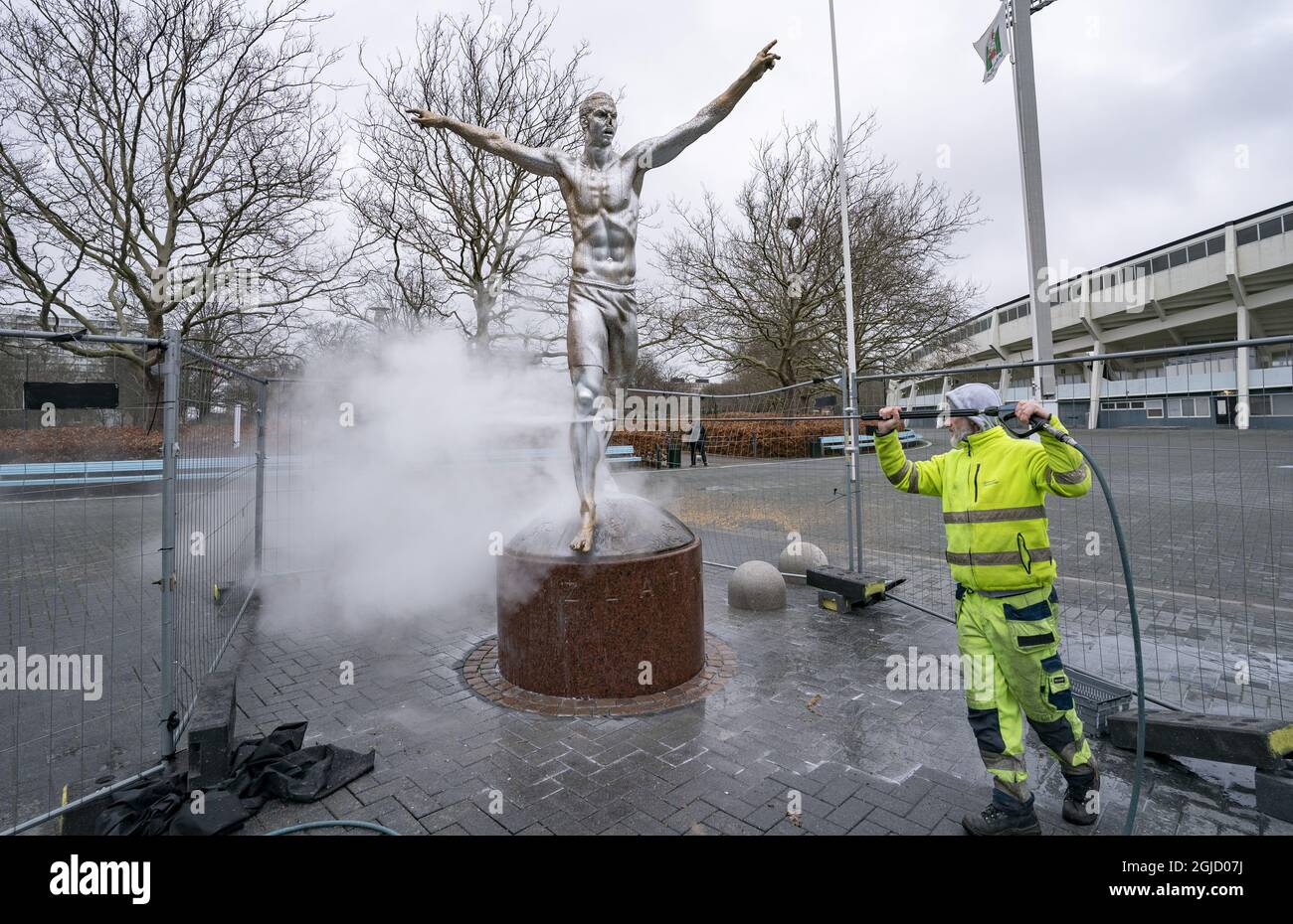 Zlatan Ibrahimovic’s statue has been vandalized yet again. This time the nose has been chopped off and it's been sprayed with white and silver paint in Malmo, Sweden, December 22, 2019. Ibrahimovic annonced in November that he had bought shares in the Swedish Stockholm based football team Hammarby, which has upset football fans in Zlatan's hometown Photo: Johan Nilsson / TT code 50090  Stock Photo