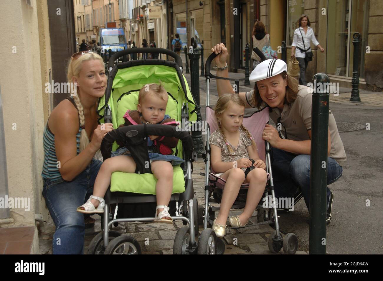malena-ernman-with-husband-svante-thunberg-and-daughters-greta-right