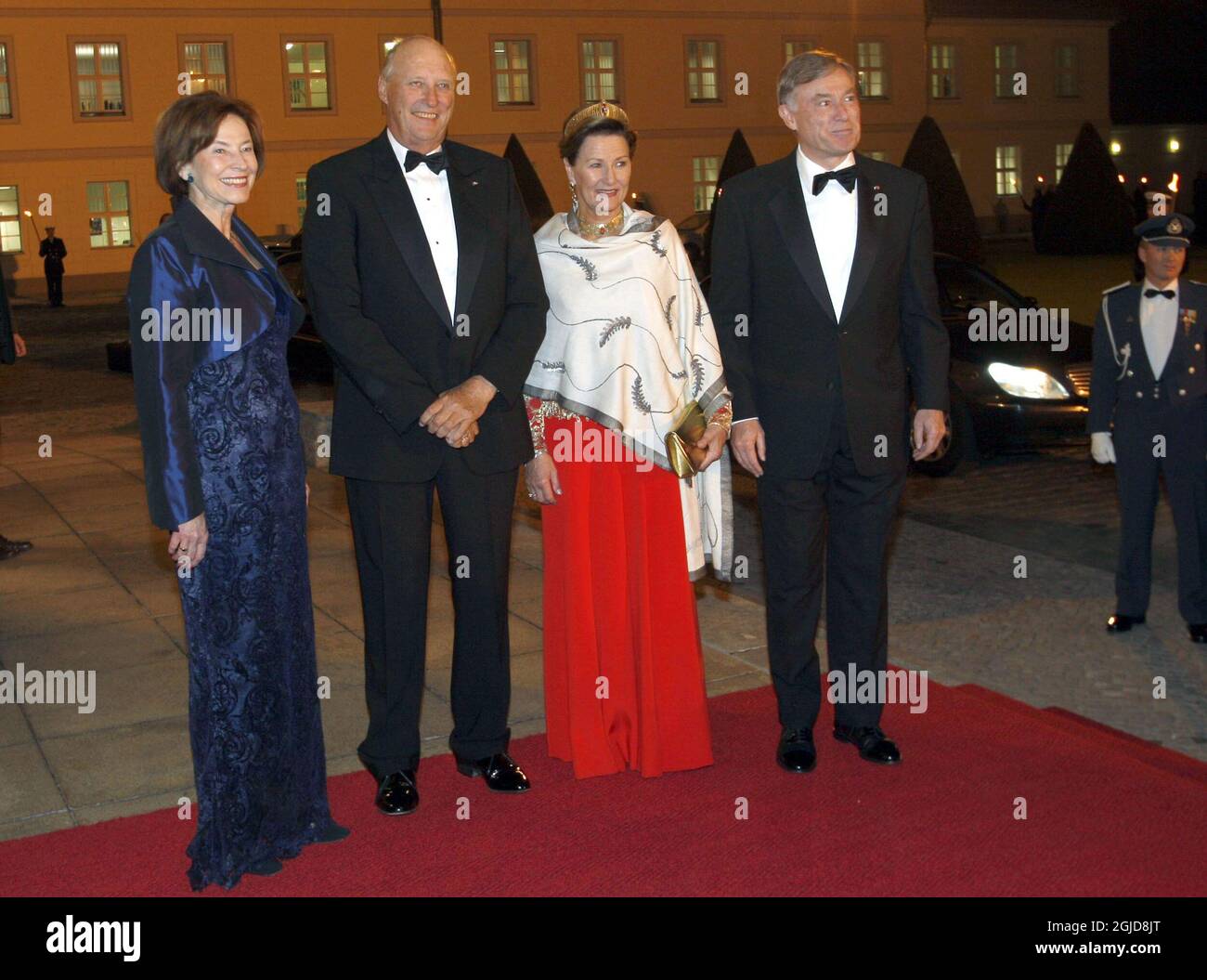 Eva Luise Kohler, King Harald, Queen Sonja and President Horst Kohler before the banquet at the palace of  Schloss Bellevue in Berlin. King Harald and Queen Sonja are on a three-day visit to Germany.     Stock Photo