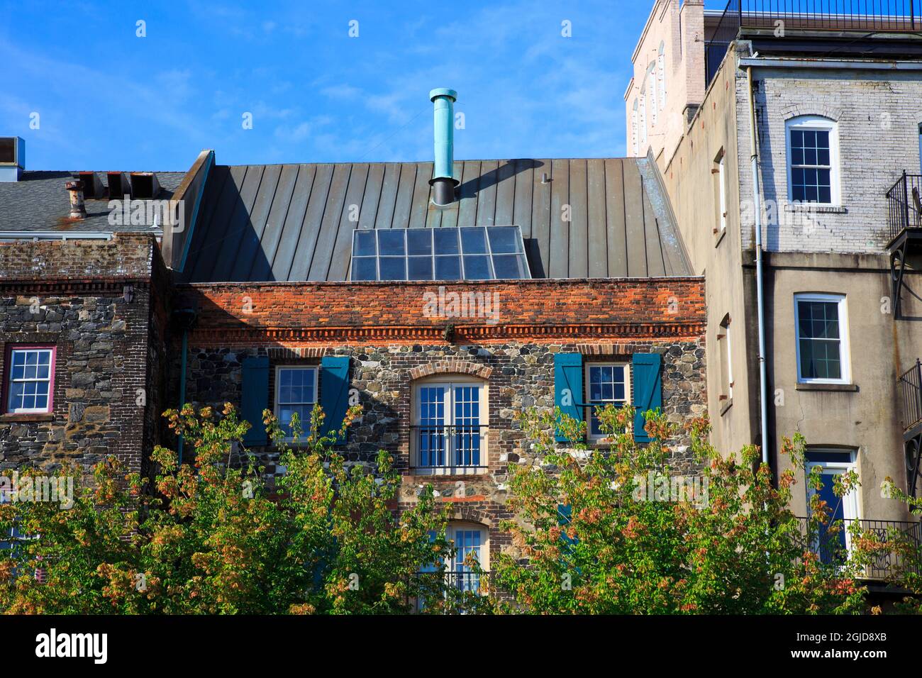 Historic buildings on river hi-res stock photography and images - Alamy
