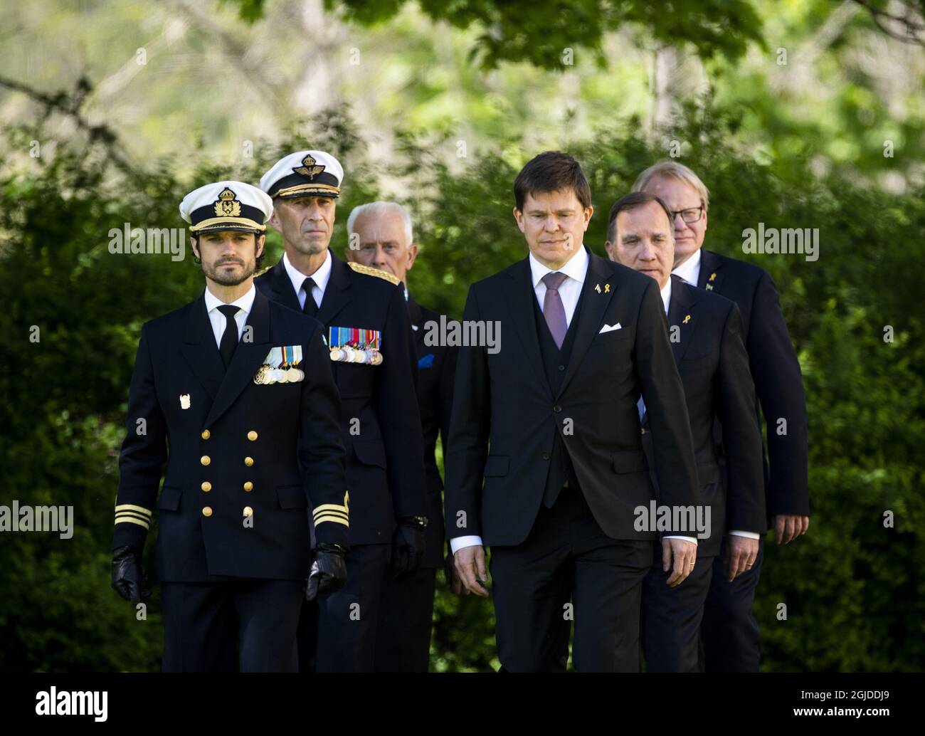 Prince Carl Philip, General Micael Bydén, Sverker Goranson, chairman of the Swedish Veterans Association, Andreas Norlén, Speaker of the Parliament, Prime Minister Stefan Lofven and Peter Hultqvist, Minister for Defence, during Sweden's Veterans Day at the Kungsangen regiment in Stockholm, Sweden, May 29, 2020. Photo: Pontus Lundahl / TT / code 10050  Stock Photo