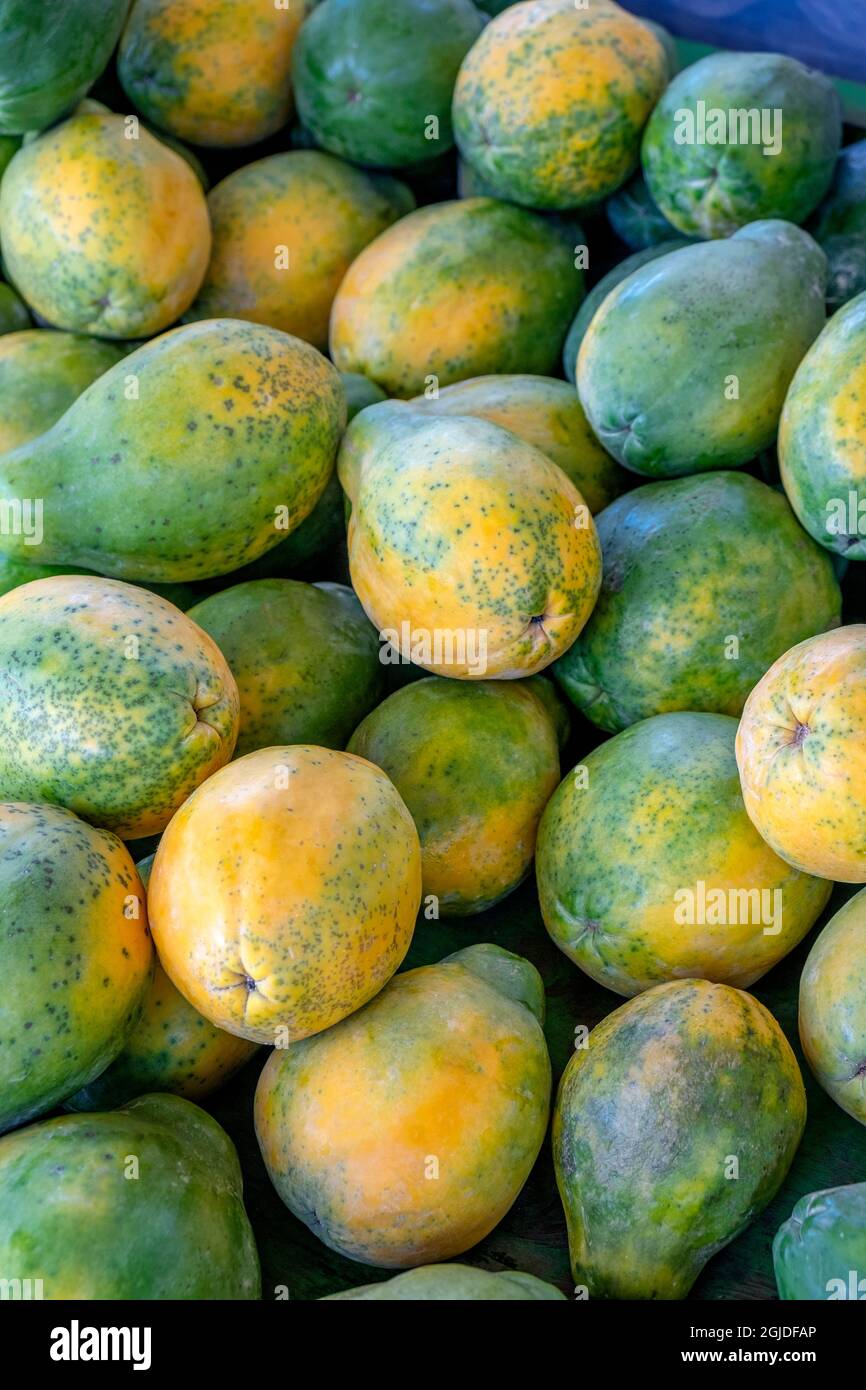 Papaya for sale hires stock photography and images Alamy