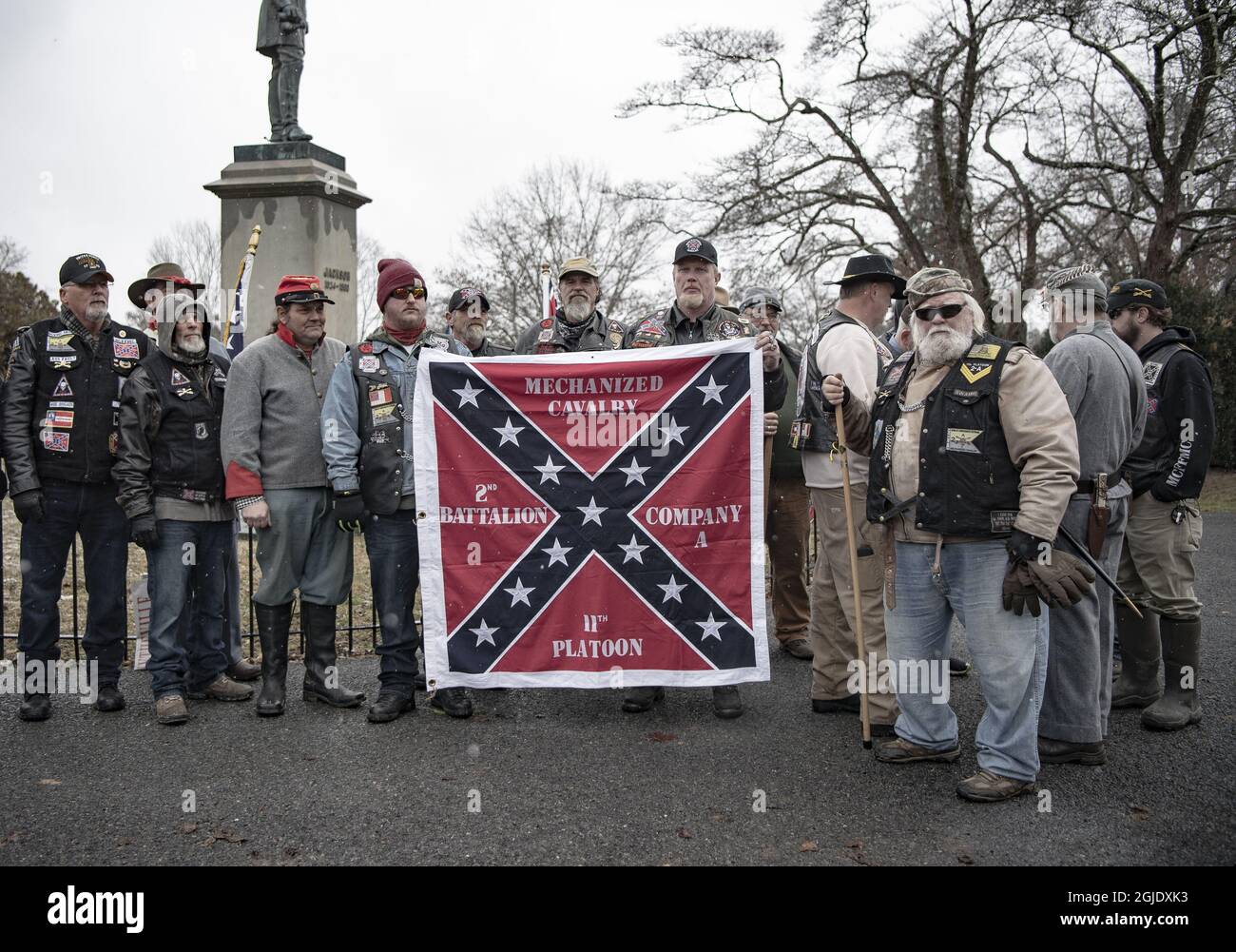 Lee-Jackson Day Parade, Lexington Virginia, USA, January 16, 2021, commemorating Confederate generals Robert E. Lee and Stonewall Jackson. People walking down Main Street and gathering at the Stonewall Jackson memorial. Many participants are dressed in Confederate uniforms from the civil war. Photo: Peter Wixtrom / Aftonbladet / TT code 2512 Stock Photo