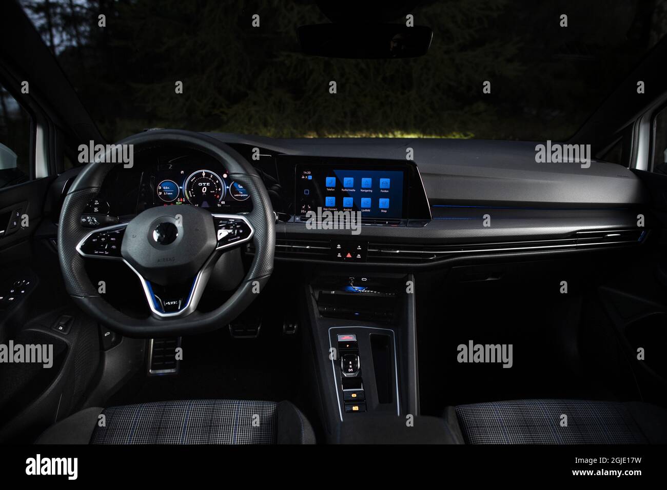 Volkswagen Golf GTE plug-in hybrid. Interior Photo: Pontus Lundahl / TT /  code 10050 Stock Photo - Alamy