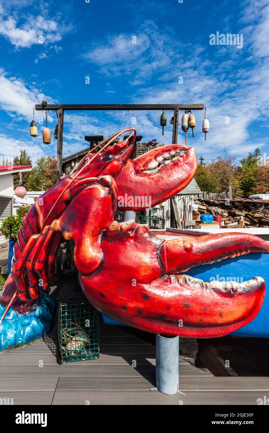 USA, Maine, Ellsworth, Wilbur The Lobster, giant lobster sculpture
