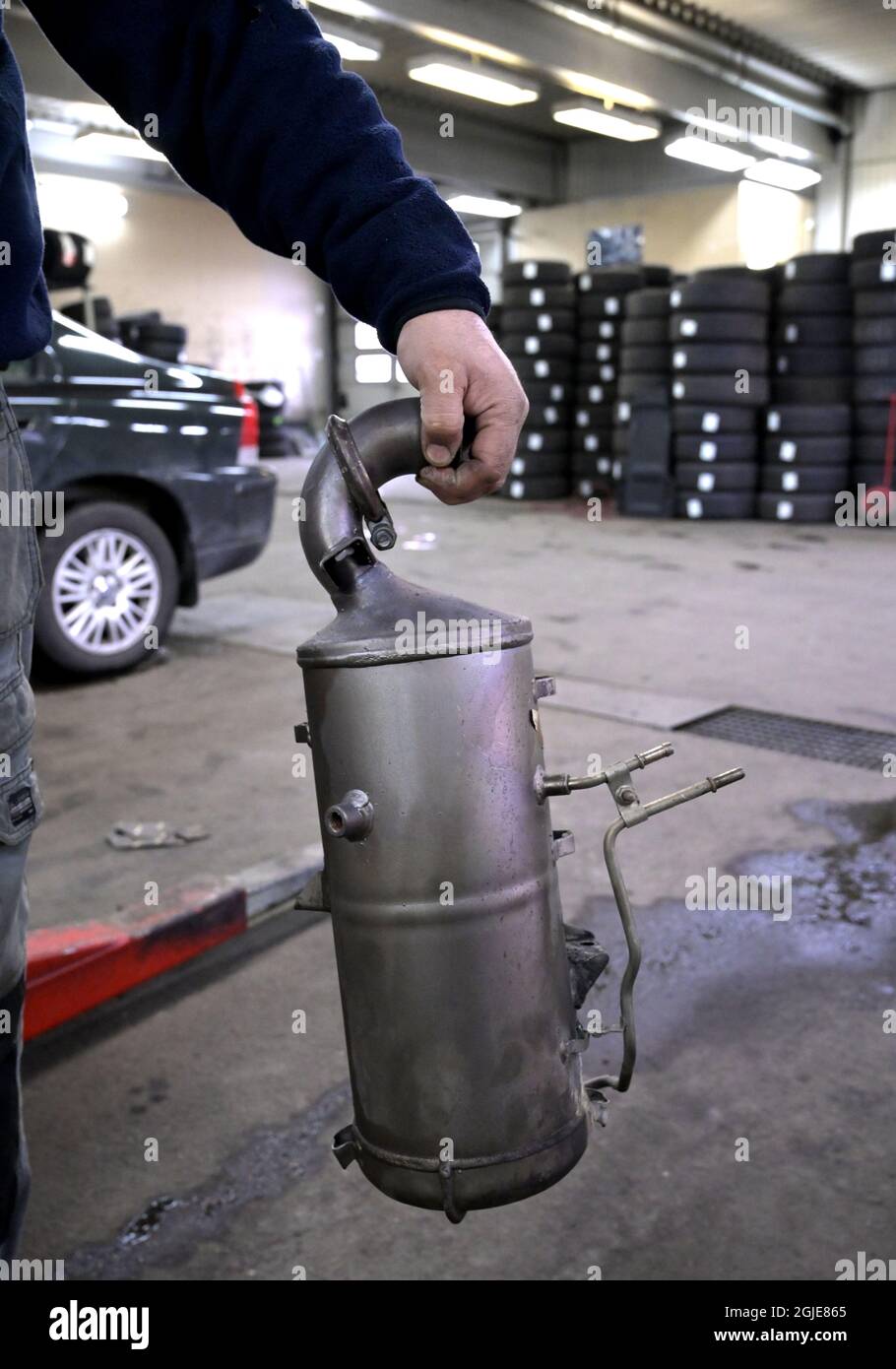 Rhodium catalytic converter hires stock photography and images Alamy