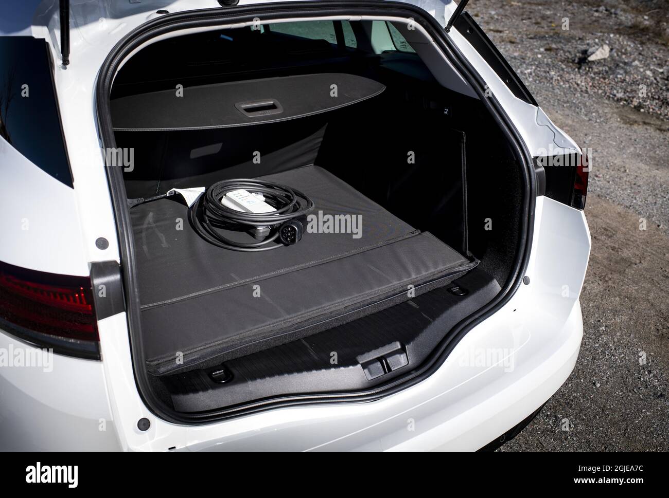 Renault Megane CC Luggage & Boot Rack - Unique Solution