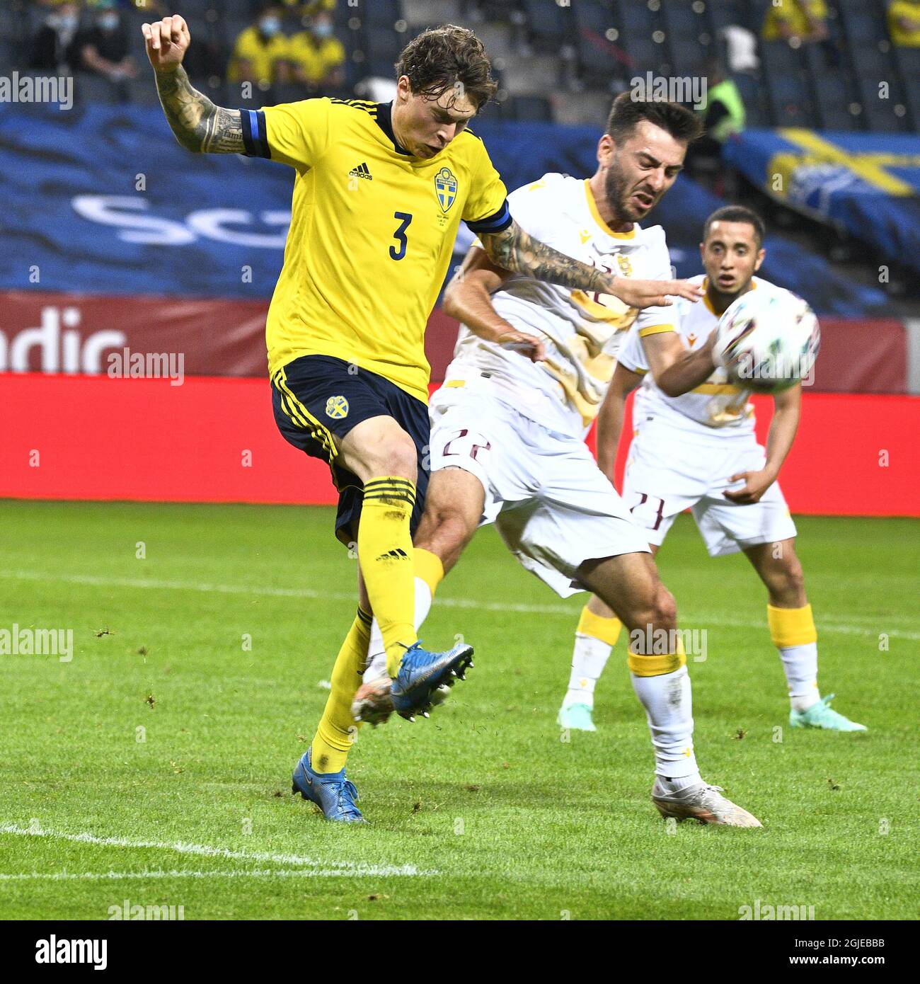 Sweden's Victor Nilsson Lindelof (L) and Armenia's Sargis Adamyan fight for the ball during the International Friendly soccer match between Sweden and Armenia at Friends Arena in Stockholm, Sweden, on June 5, 2021. Photo: Claudio Bresciani / TT / code 10090 *** SWEDEN OUT ***  Stock Photo