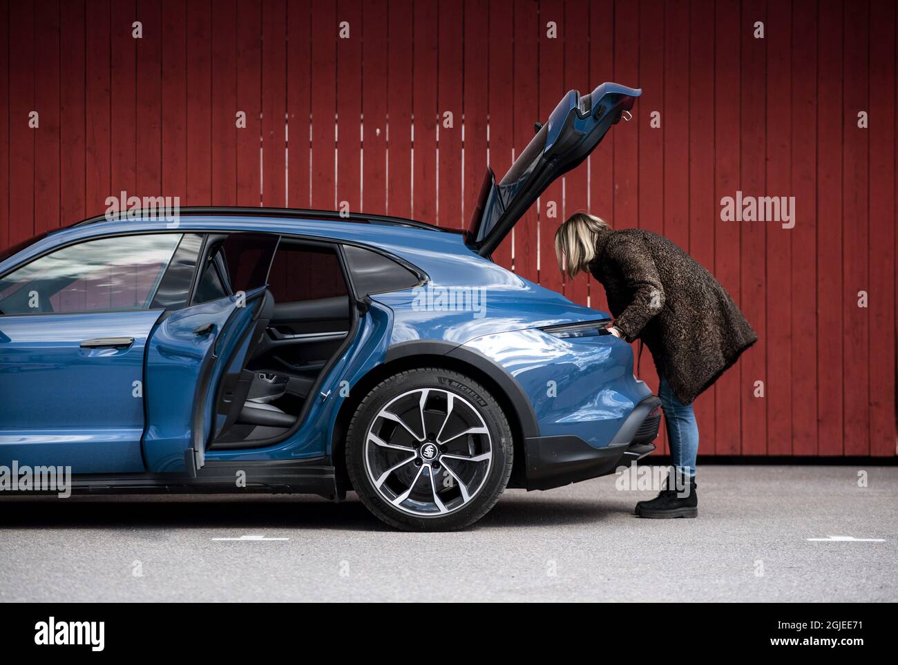 Porsche taycan 2024 4 cross turismo