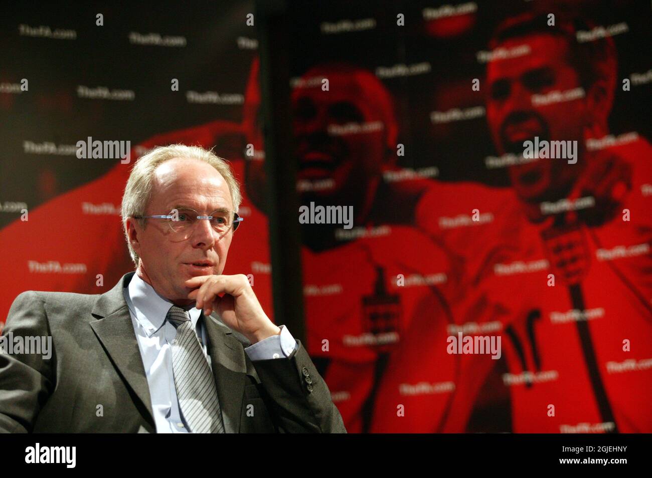 Sven Goran Eriksson, England manager Stock Photo - Alamy