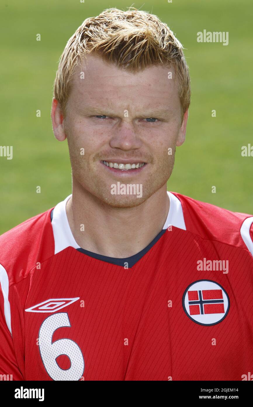 John arne riise hires stock photography and images Alamy