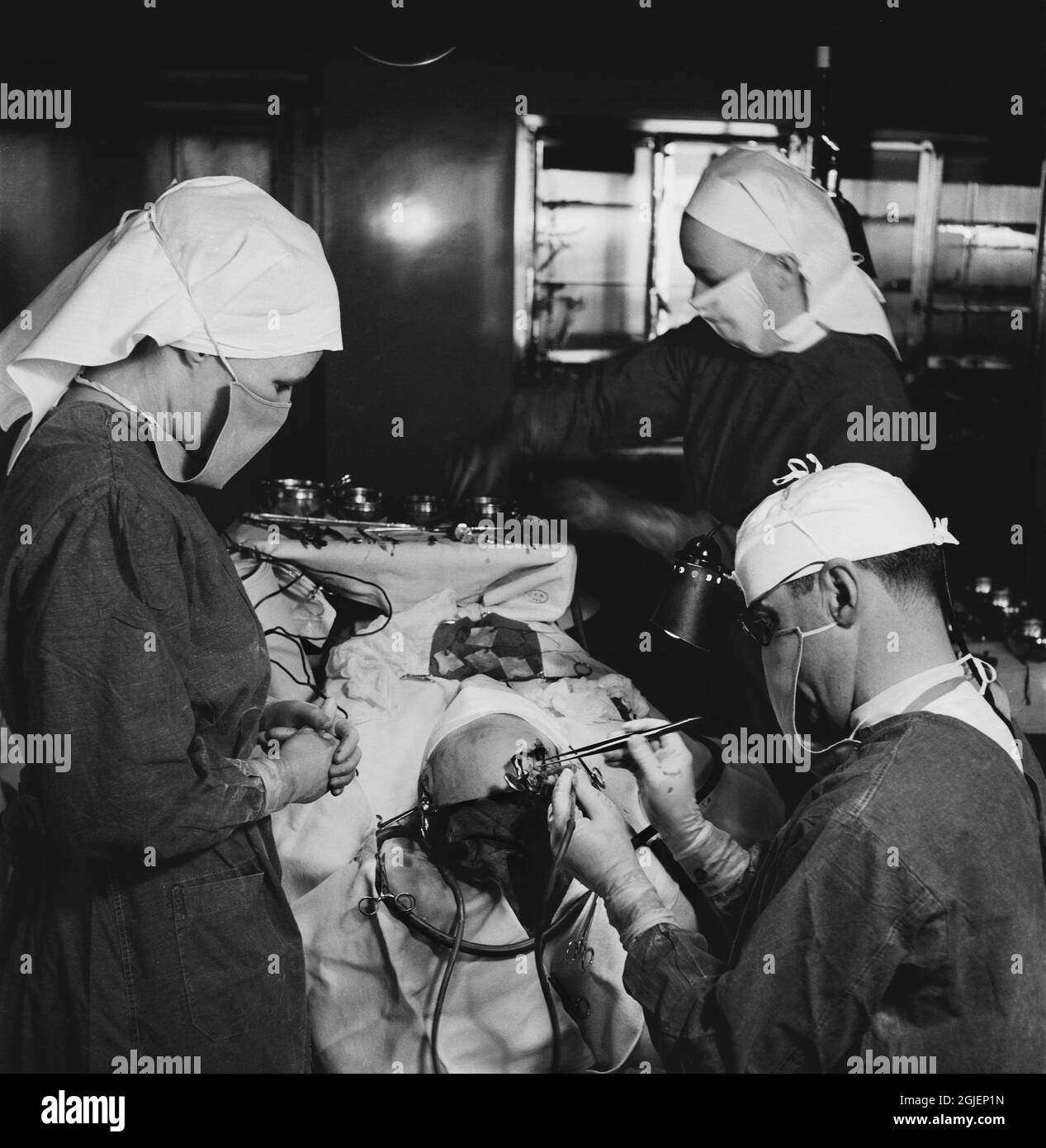 Lobotomy operation hires stock photography and images Alamy