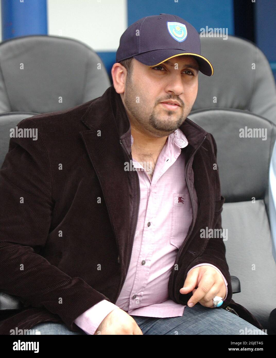 ARAB BILLIONAIRE DR. SULAIMAN AL FAHIM  ON A VISIT TO FRATTON PARK TODAY?YESTERDAY FRIDAY. PIC MIKE WALKER, 2009 Stock Photo
