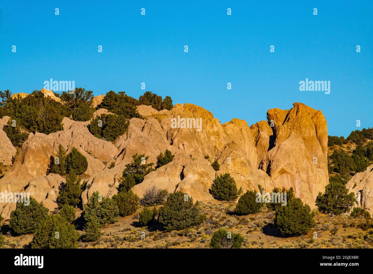 Black rock formation hi-res stock photography and images - Alamy