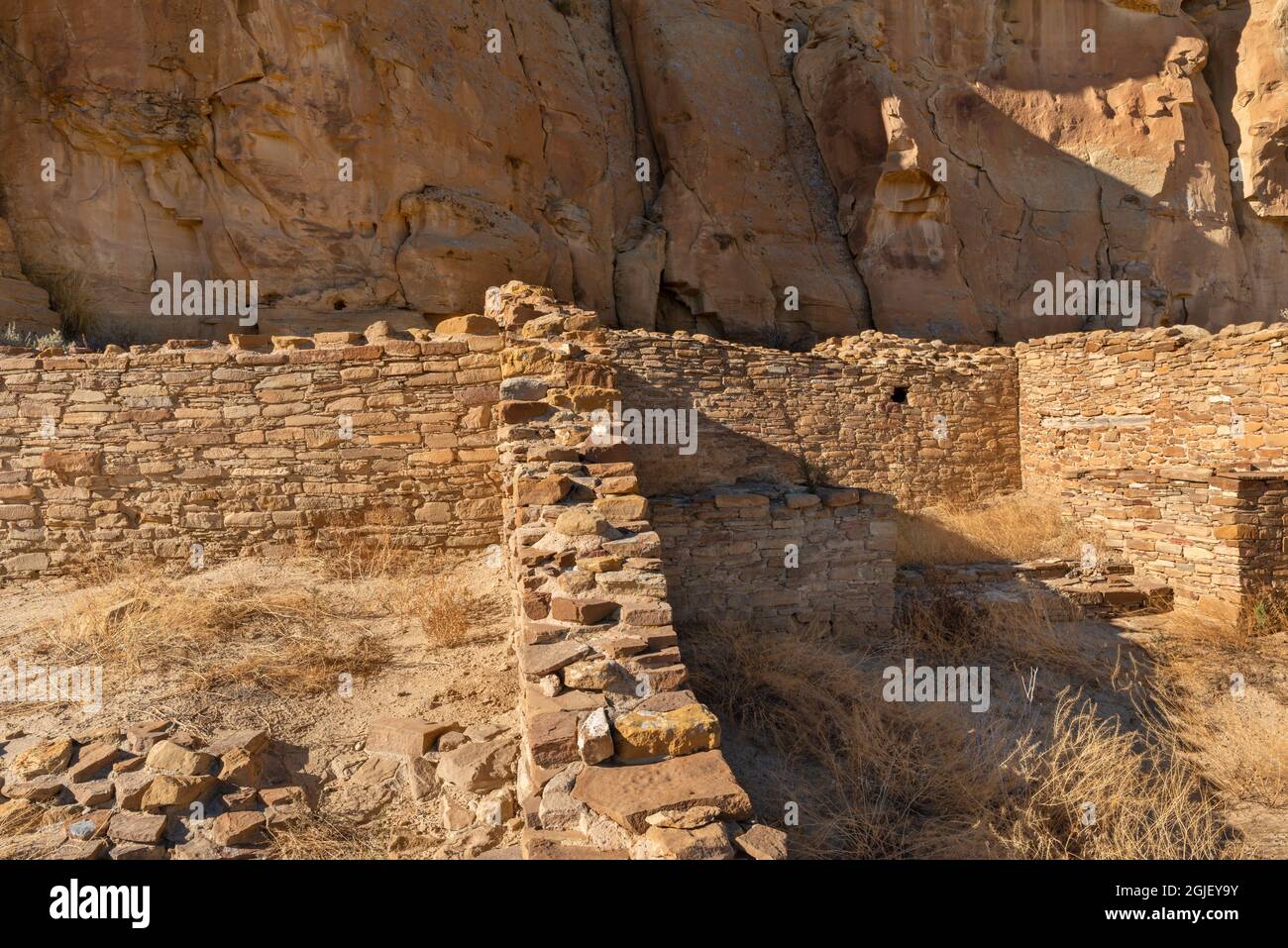 USA, New Mexico. Chaco Culture National Historic Park, Remains of Chetro Ketl, a stonewall masonry dwelling or Great House which began about AD 1000. Stock Photo