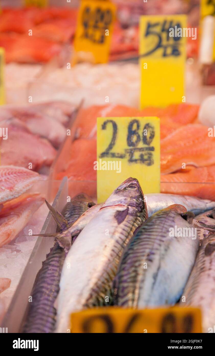 Manhattan, New York, USA. Fresh fish market in Chinatown Stock Photo