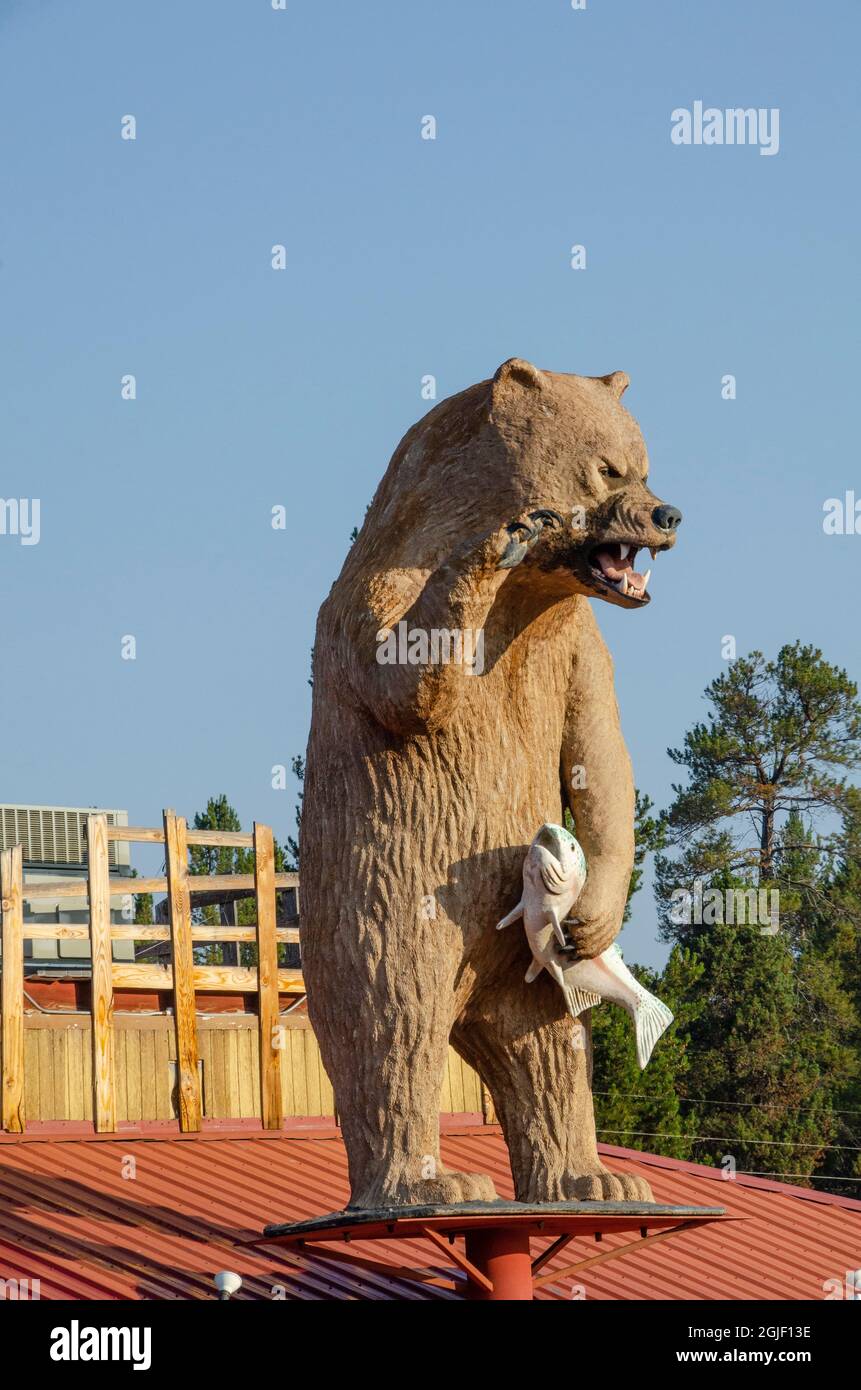 giant wooden bear statue
