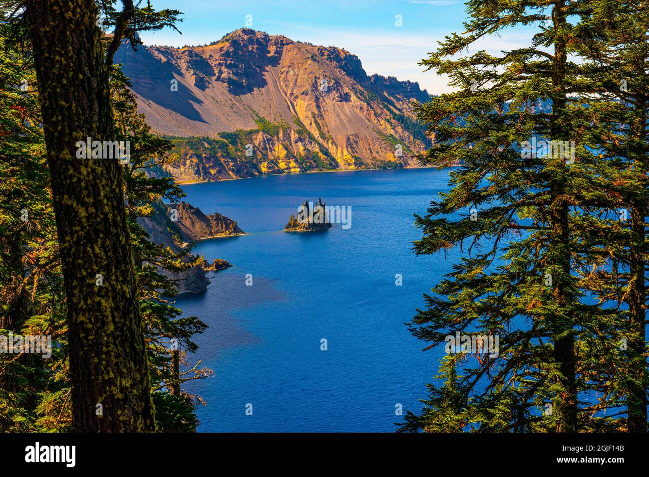 Wizard Island in Crater Lake National Park Stock Photo - Image of