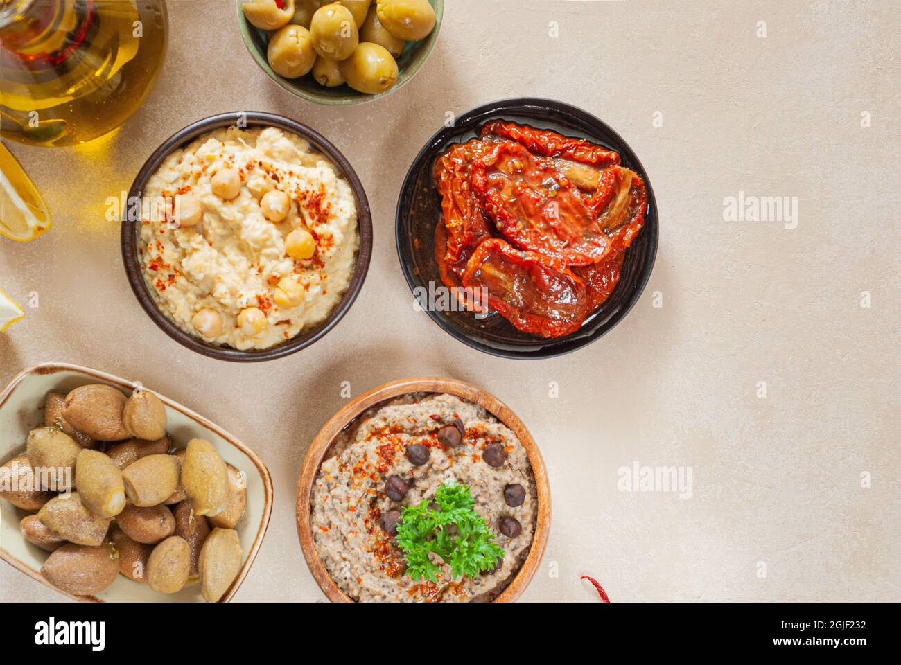 Hummus with black chickpea Stock Photo Alamy