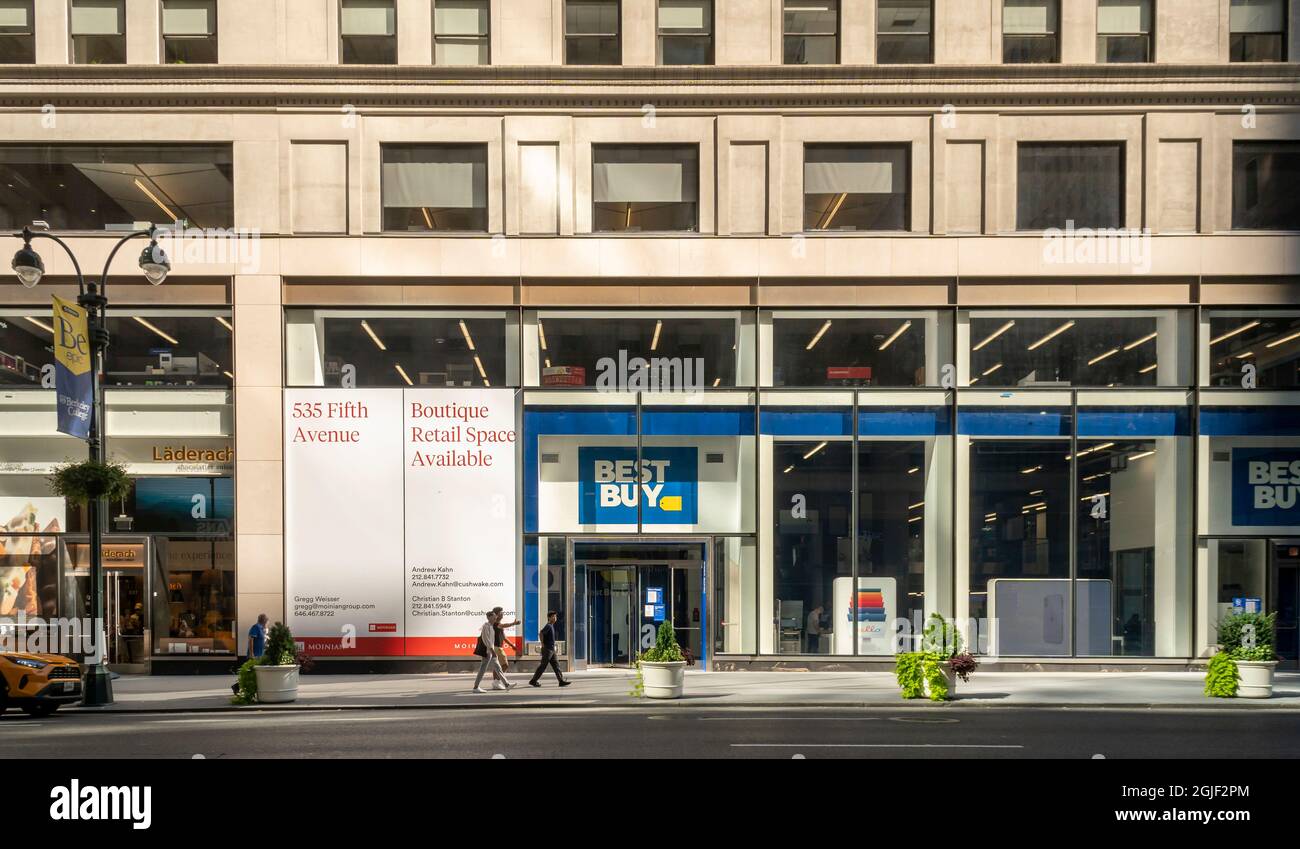 The Best Buy electronics store, adjoining vacant real estate, in Midtown Manhattan in New York