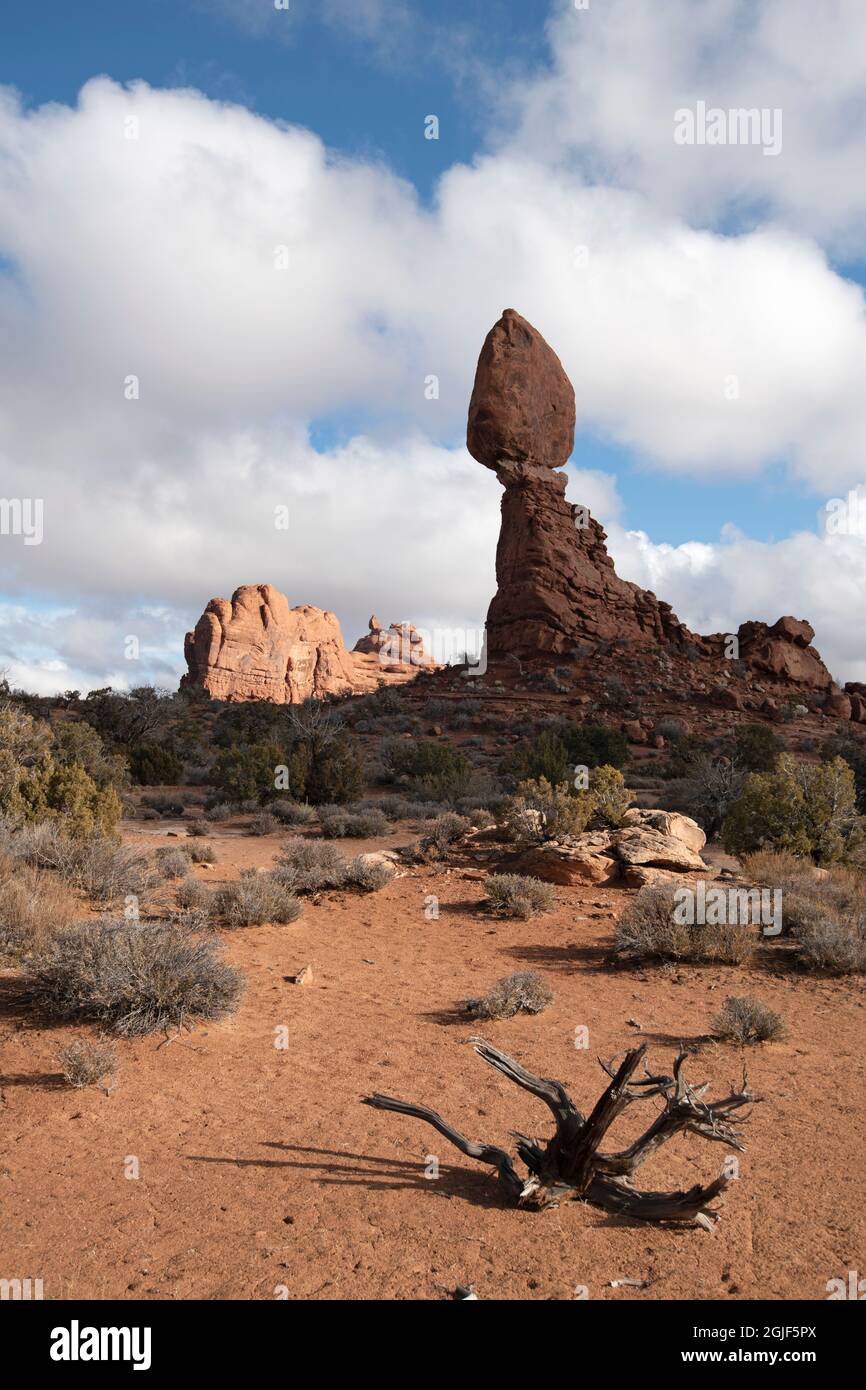 Balanced Rock, Arches National Park, Moab, Utah, USA Stock Photo