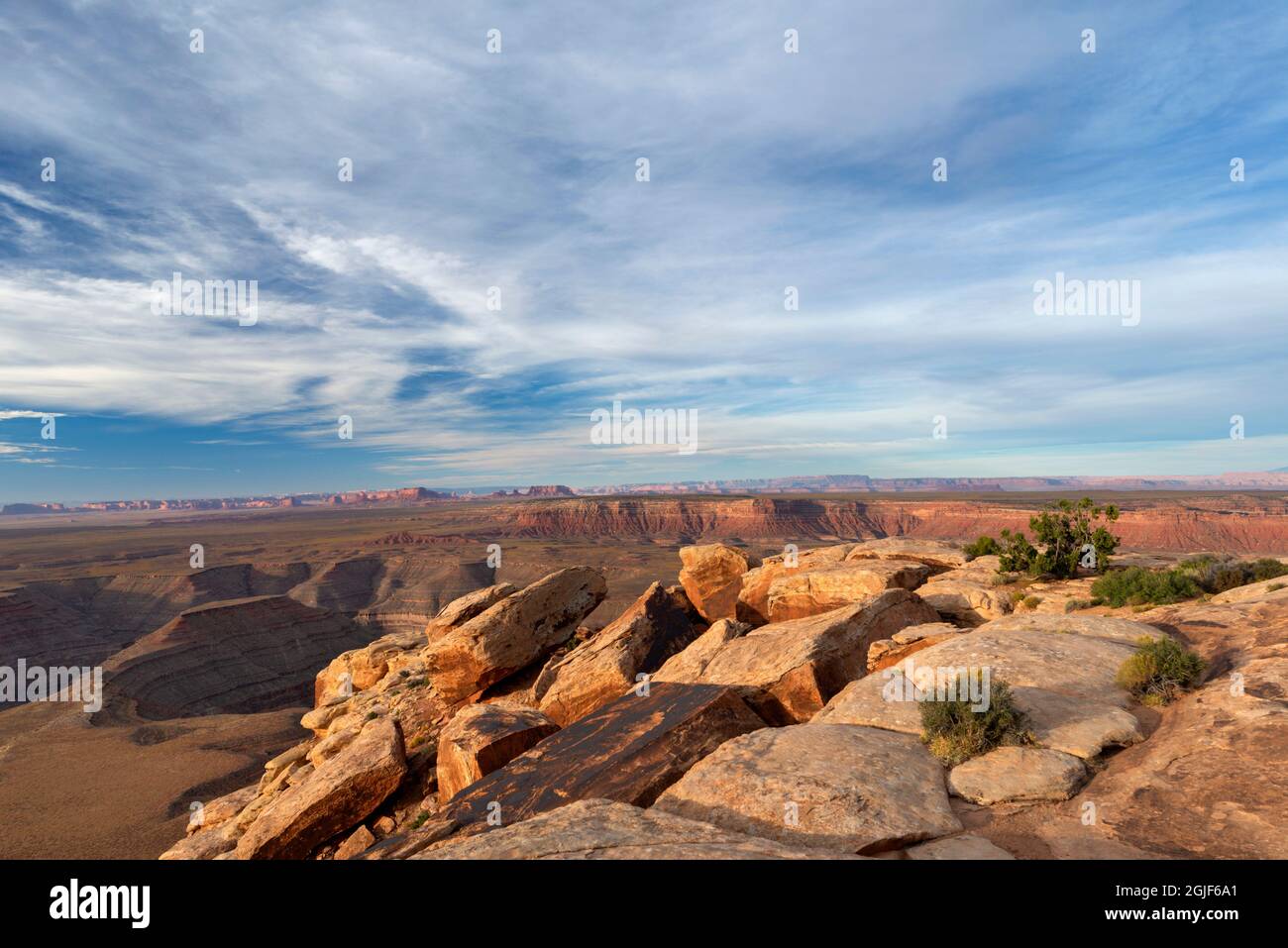 USA, Utah, Glen Canyon National Recreation Area, Canyons of the San Juan River and distant buttes in Monument Valley; from Muley Point. Stock Photo